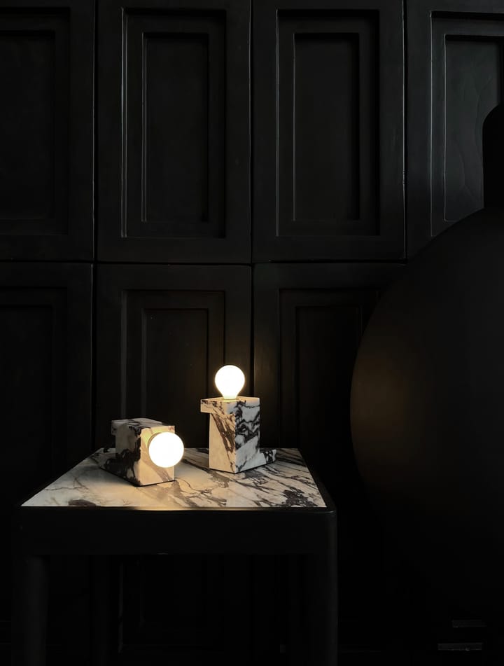 Brett lav lampe 8 x 14 cm - Calacatta - 101 Copenhagen