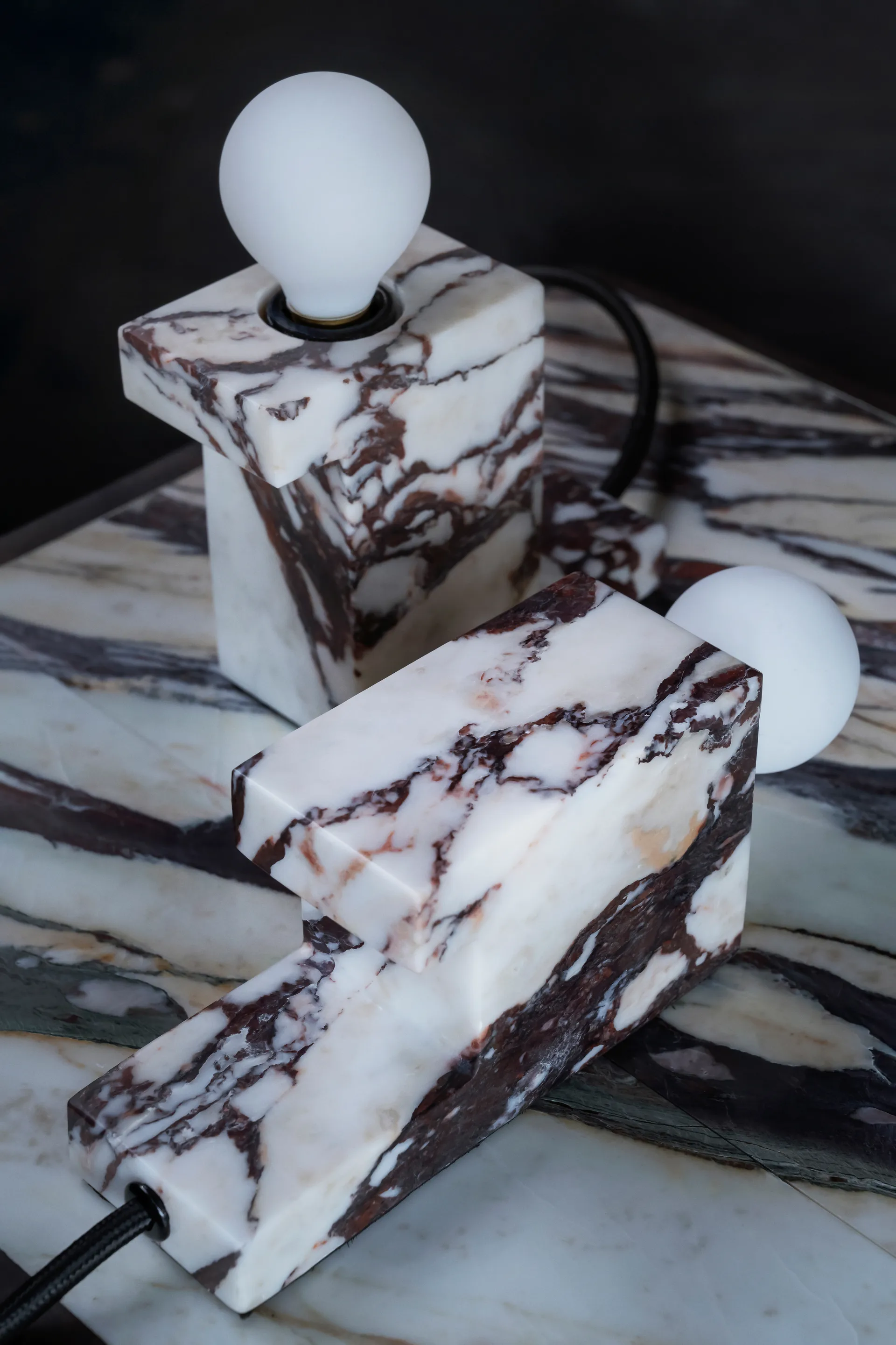 Brett lav lampe 8 x 14 cm, Calacatta 101 Copenhagen