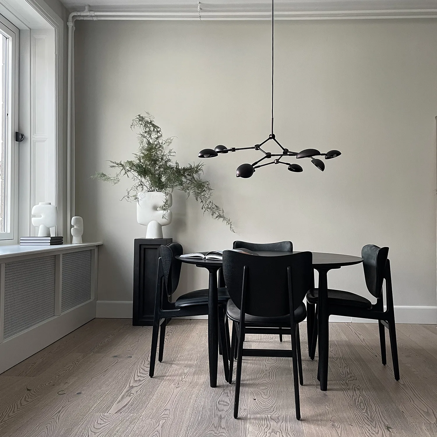 Drop Chandelier lysekrone mini, Burned black 101 Copenhagen