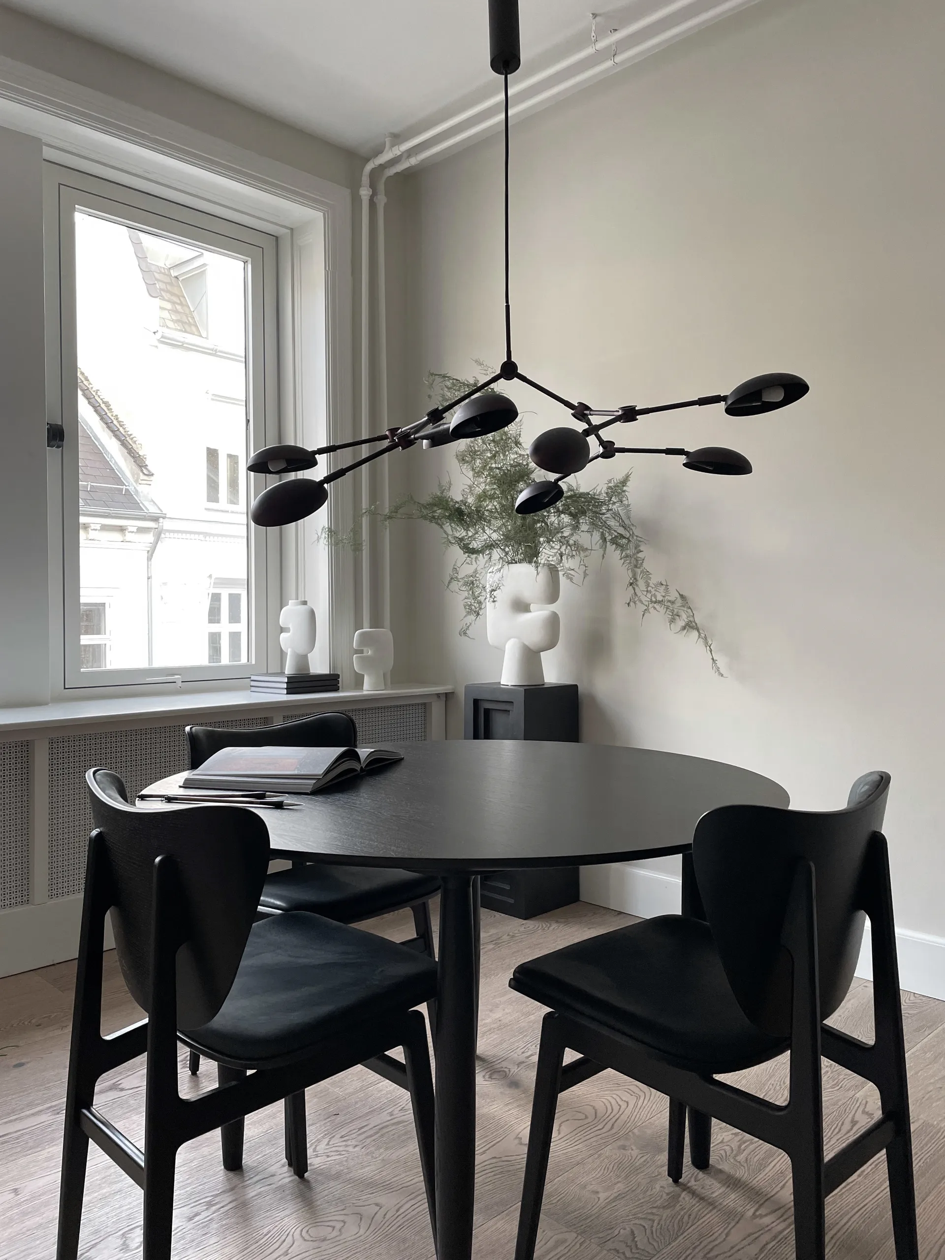 Drop Chandelier lysekrone mini, Burned black 101 Copenhagen