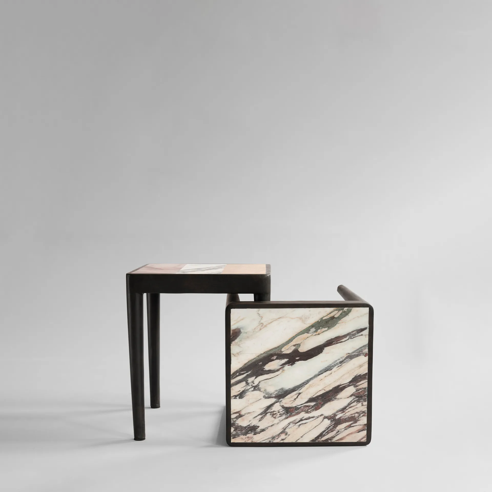 Tairu bord 38 x 38 cm, Calacatta 101 Copenhagen