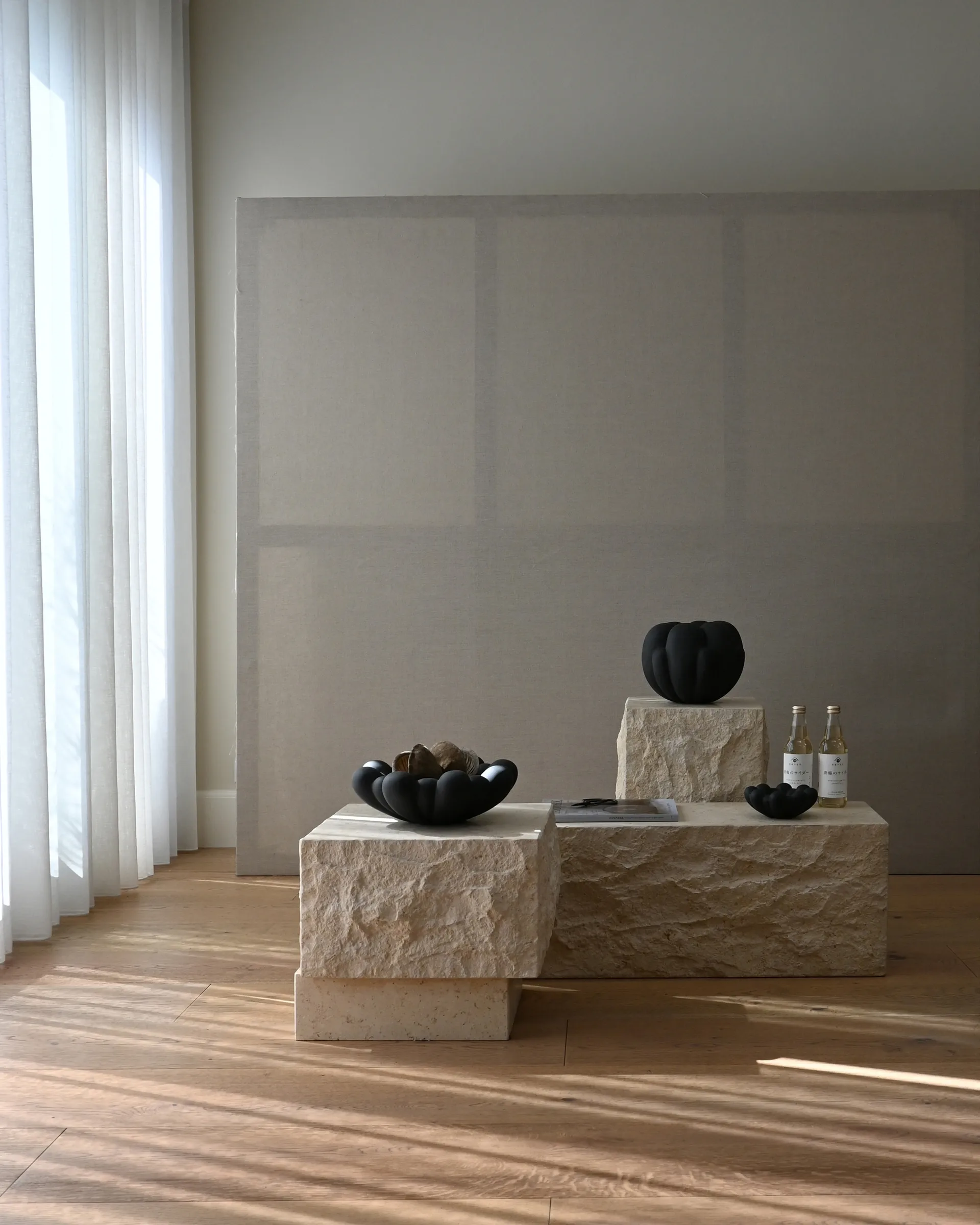 Temple sidebord low 42x40 cm, Chrome-limestone 101 Copenhagen