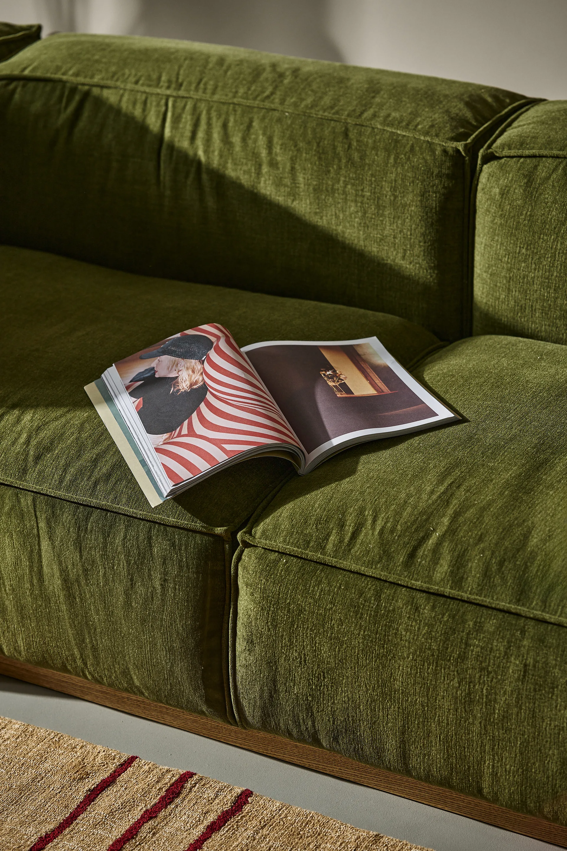 Bergsdal sofa, Luisa green 3975-Eikebeiset ask, 3-seters 1898