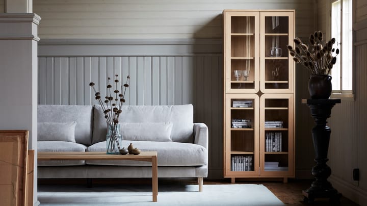 Bredhult sofa, 3-seter tekstil bern 0341 beige, hvitoljede eikeben 1898