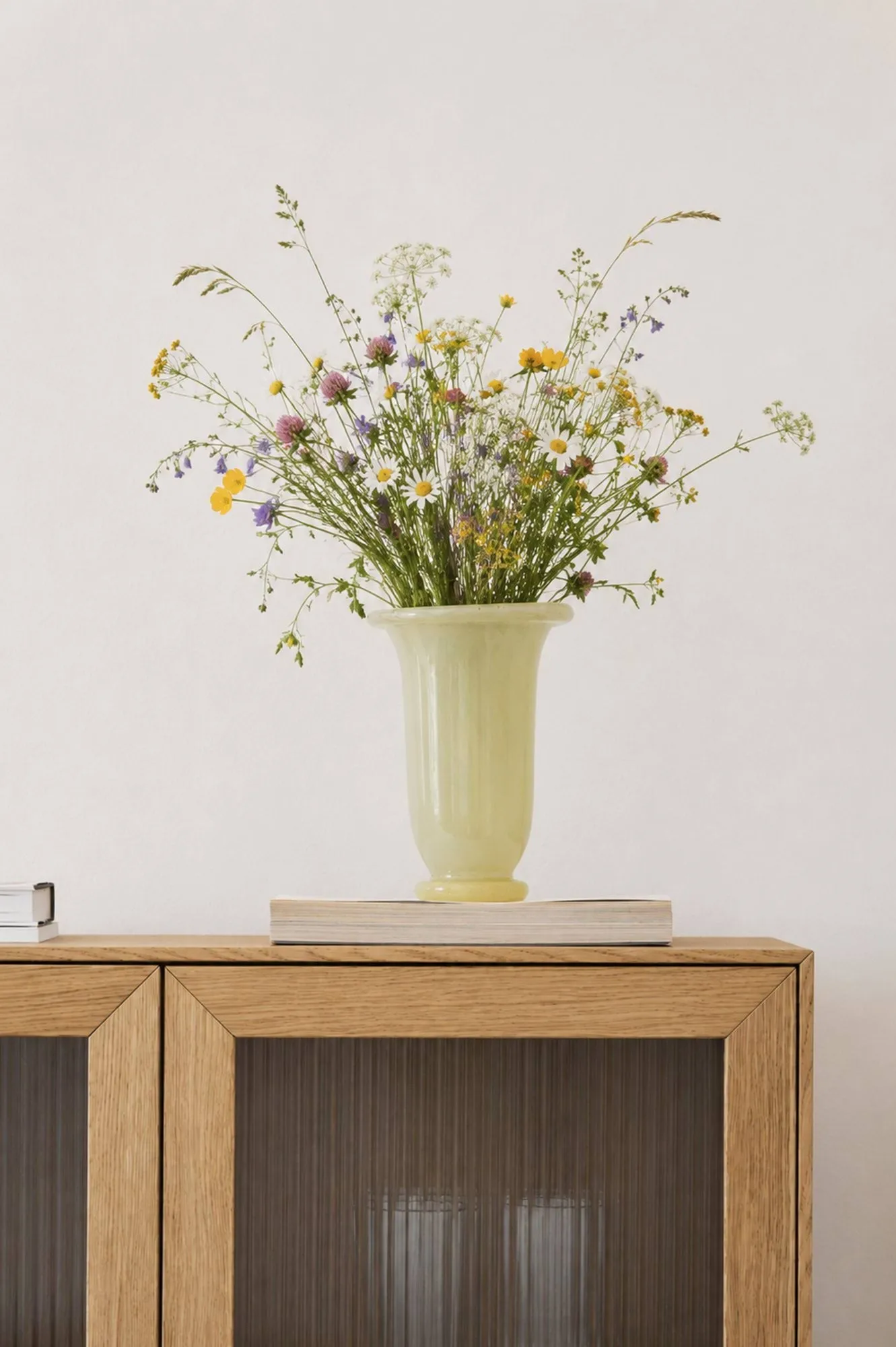 Lid sideboard, Hvitpigmentert eik 1898