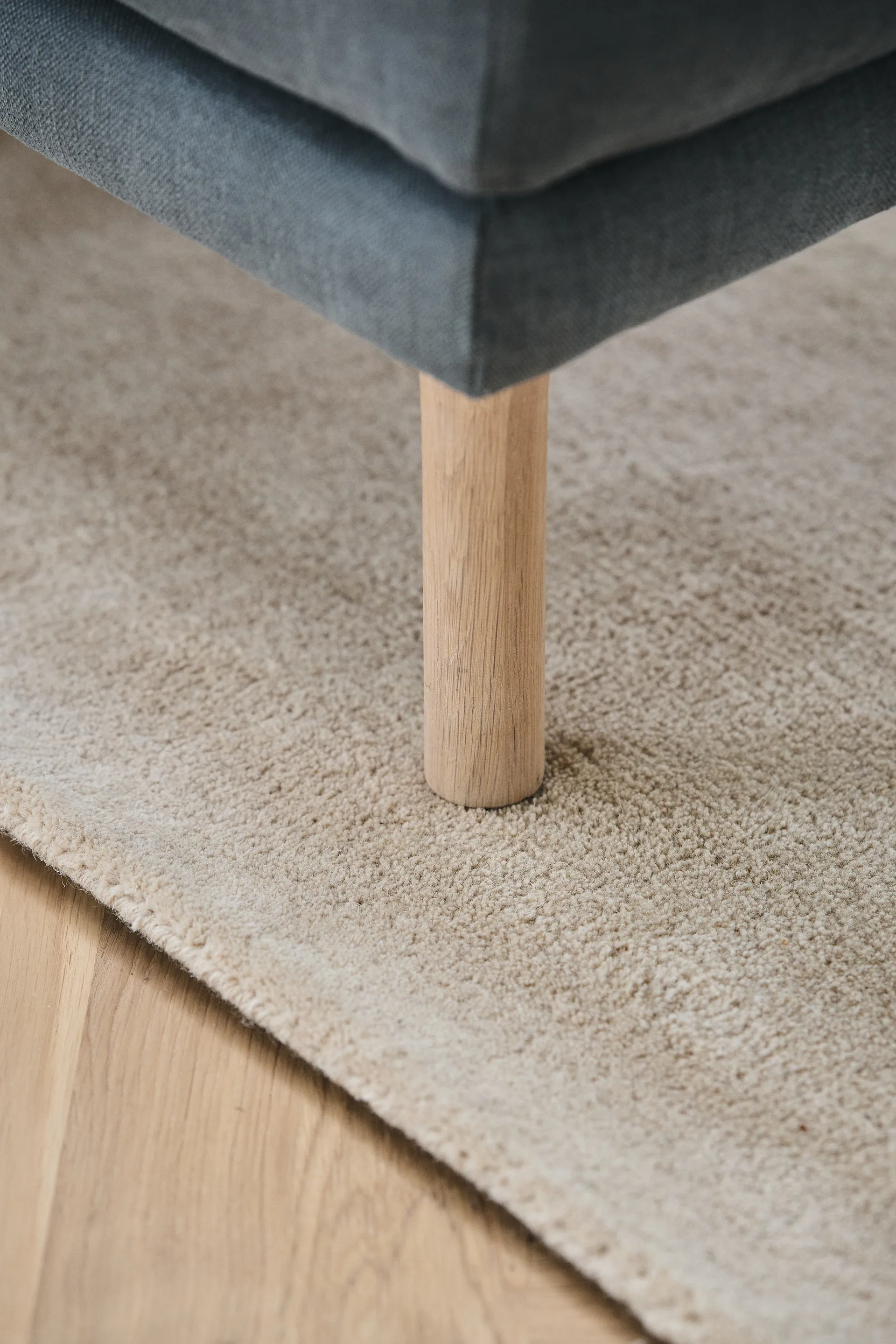 Lidnäs fotskammel, Caleido mørkegrå 1898