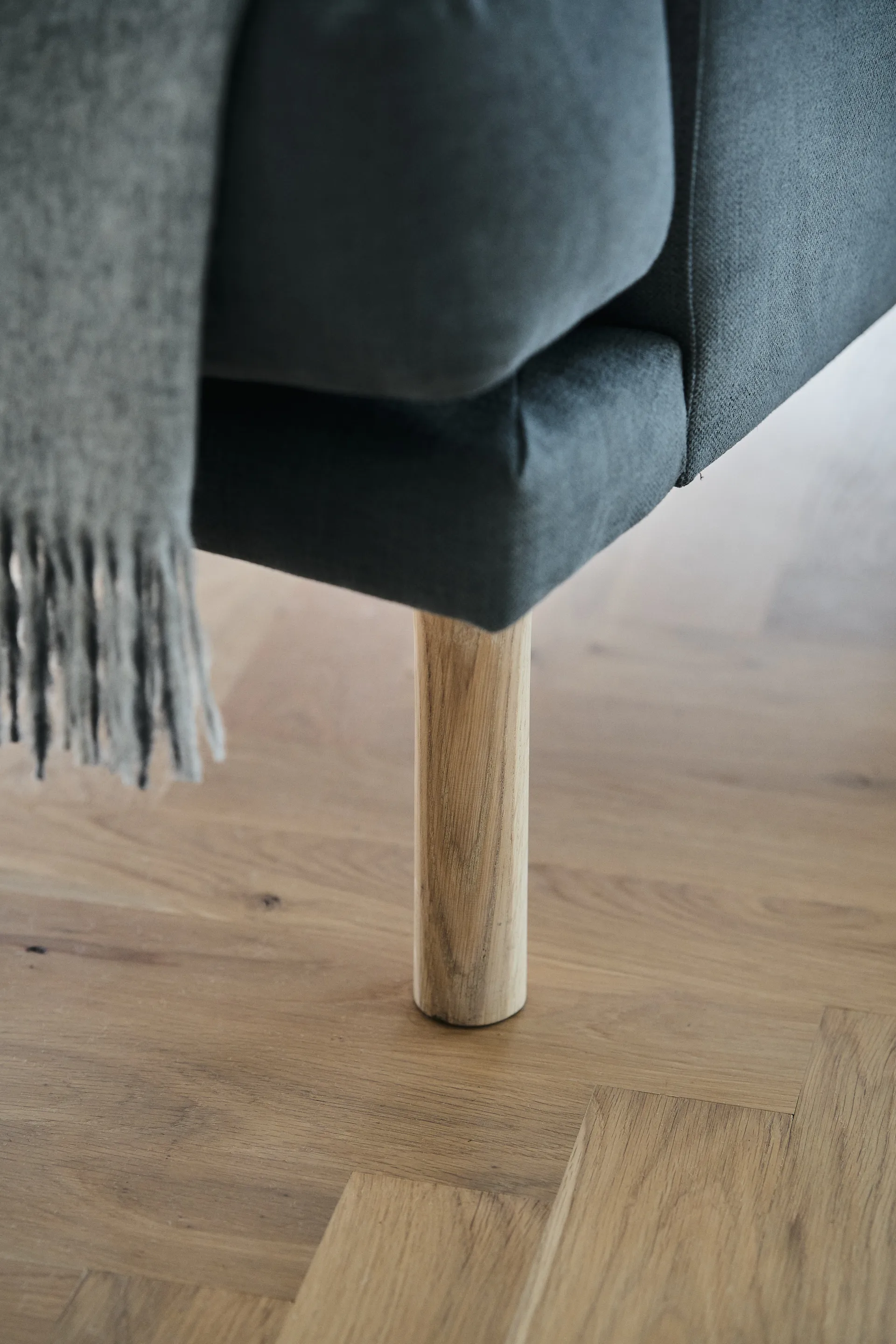 Lidnäs lenestol, Caleido mørkegrå 1898