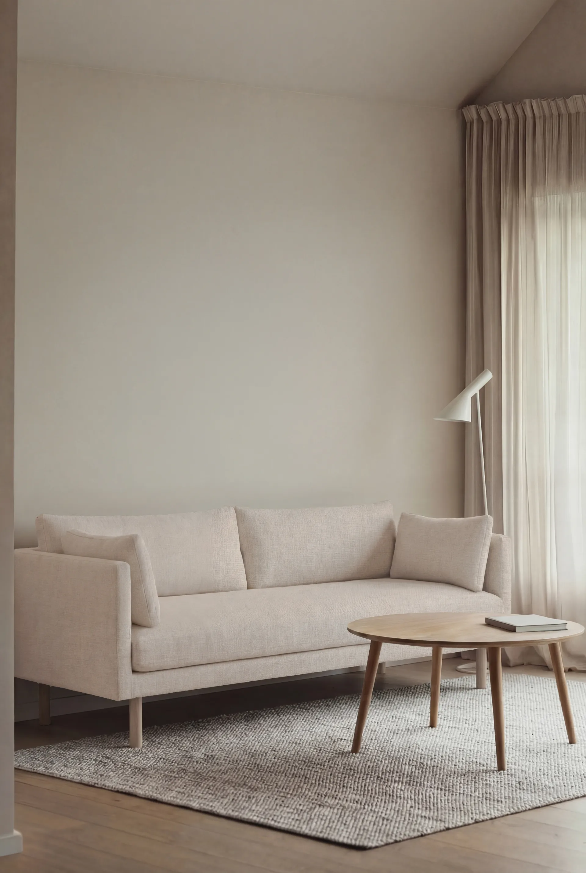 Linnevik sofa, Caleido Beige 9600-hvitoljet eik, 3-seters, uten skjørt 1898