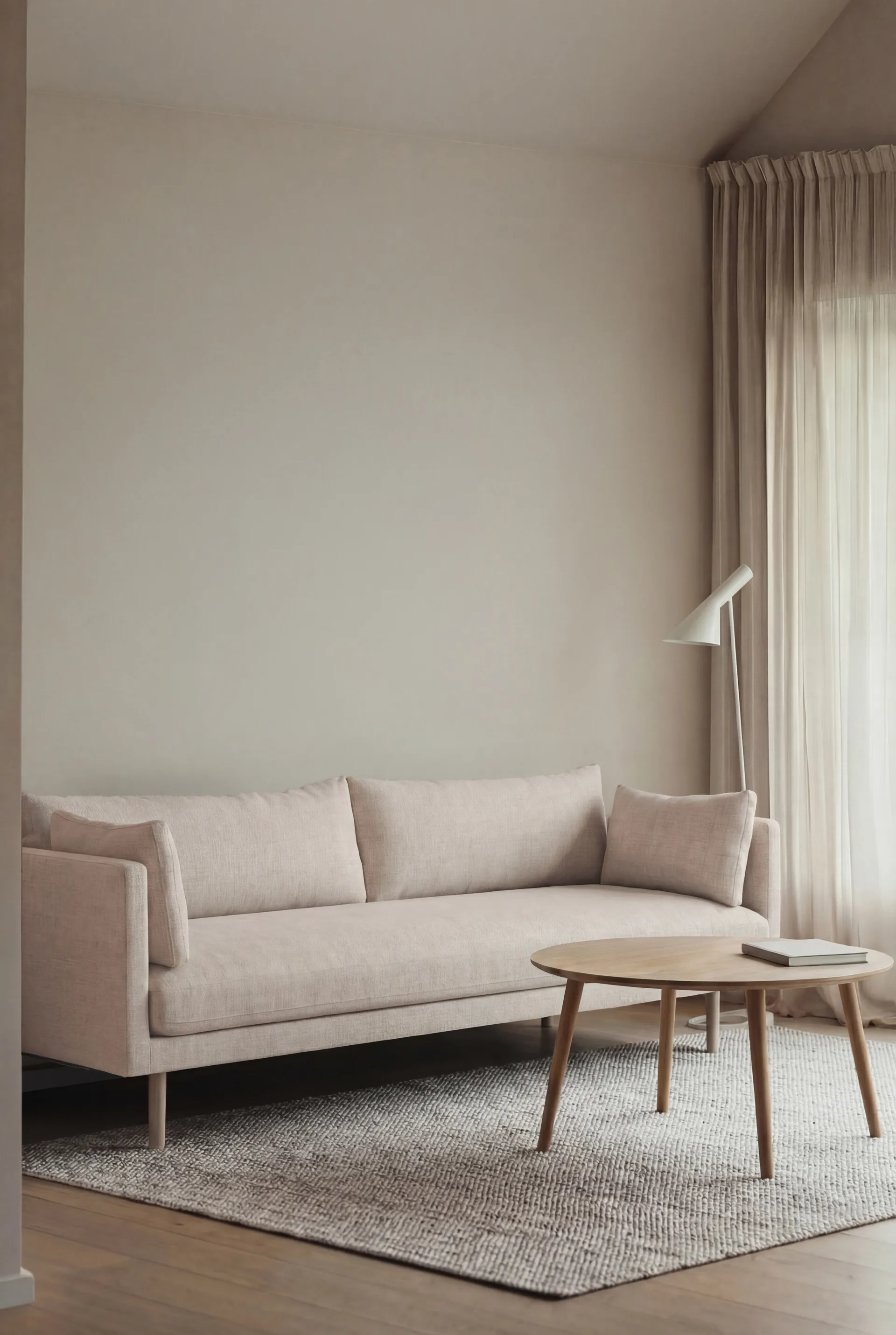 Linnevik sofa, Caleido Beige 9600-hvitoljet eik, 4-seters, uten skjørt 1898
