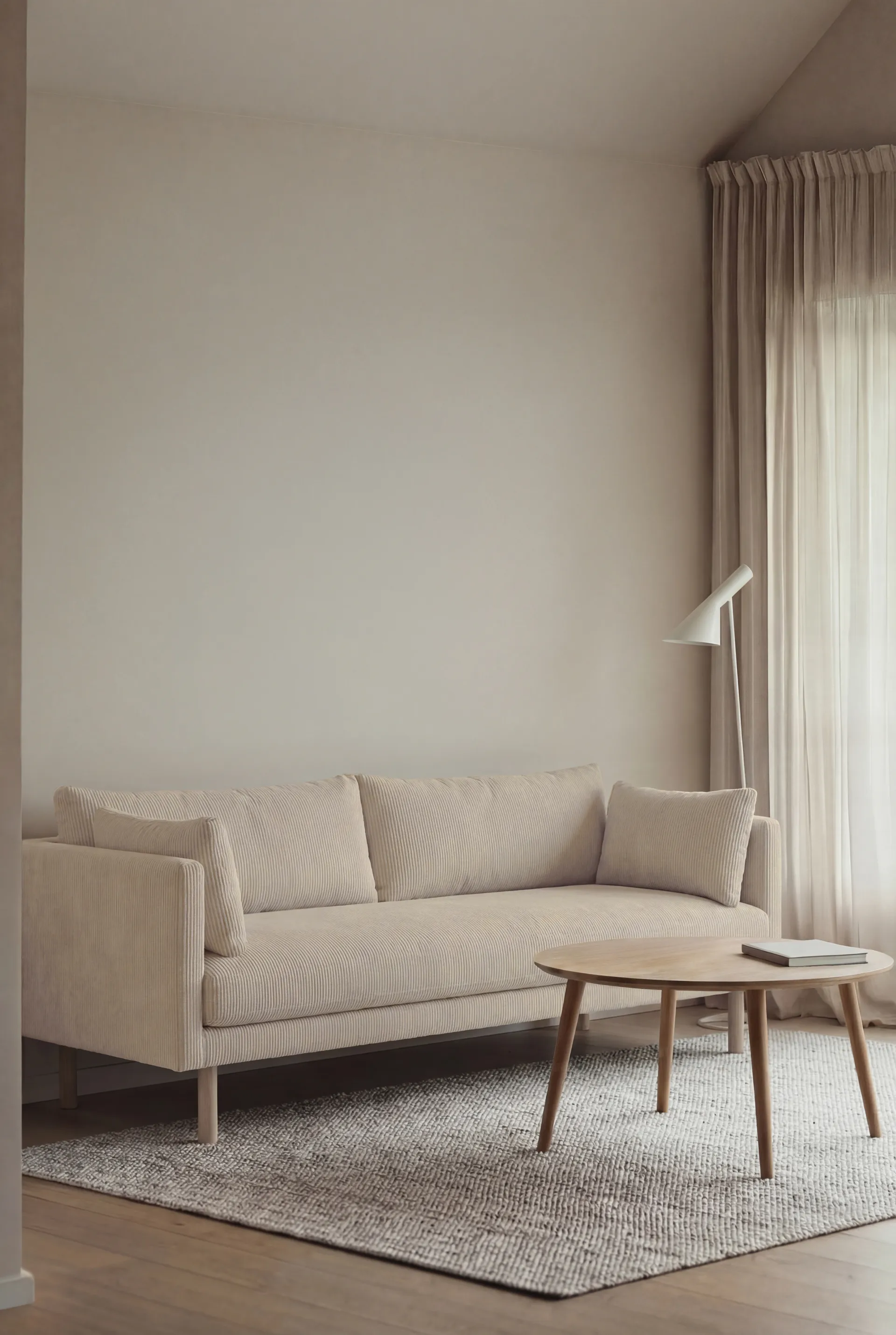 Linnevik sofa, Jump Beige 1956-hvitoljet eik, 3-seters 1898