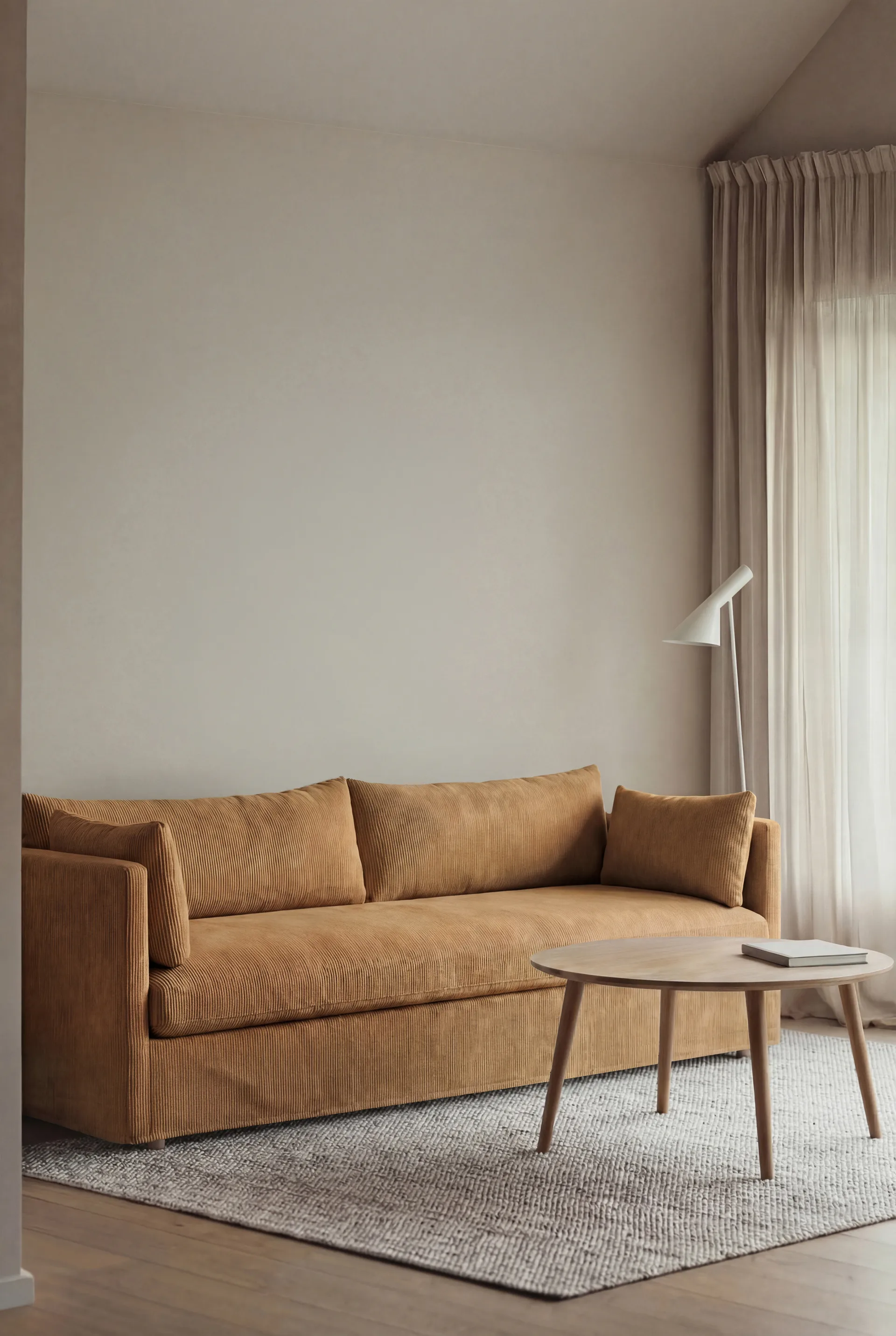 Linnevik sofa, Jump honey 1959-hvitoljet eik, 4-seters, med skjørt 1898