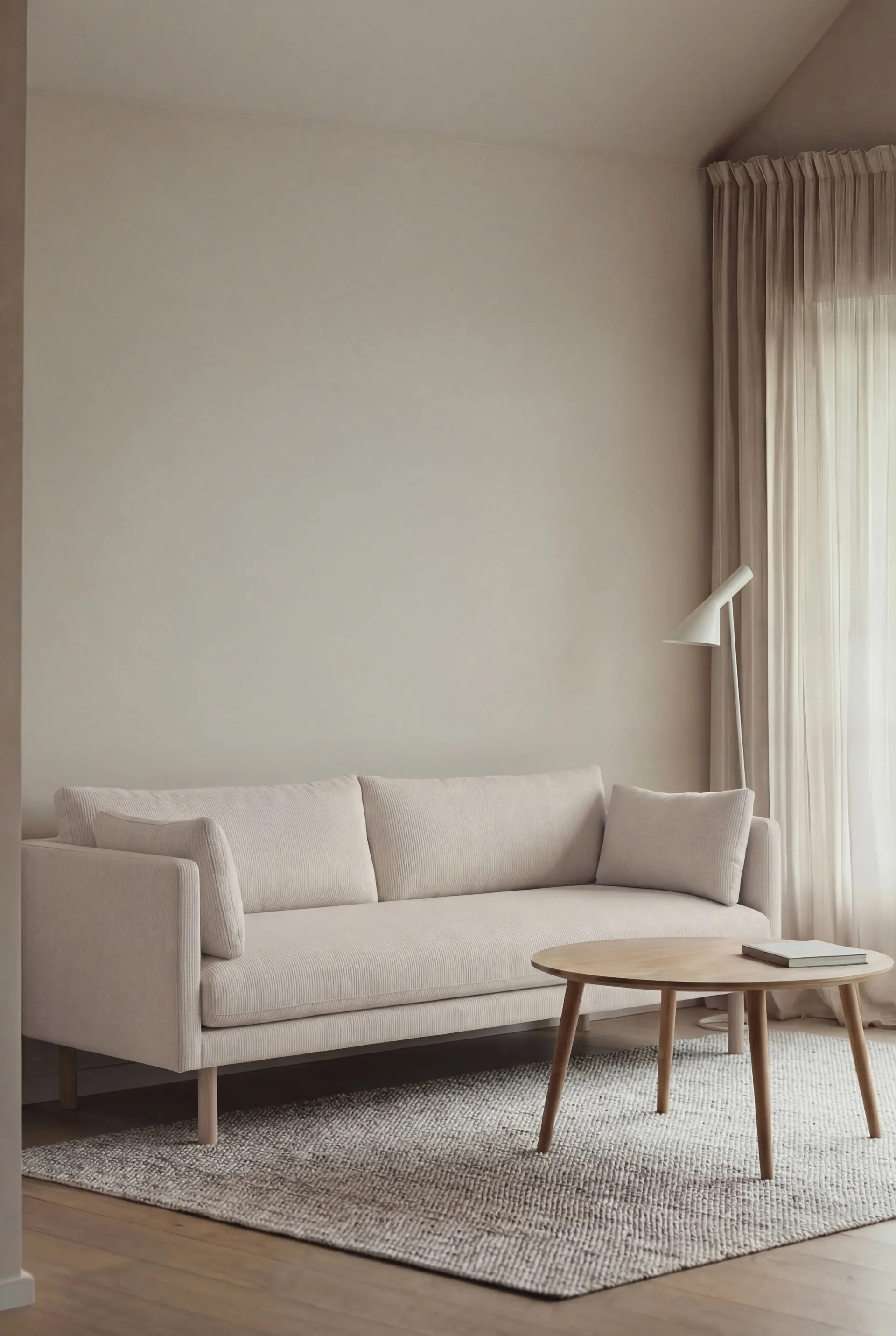 Linnevik sofa, Jump Off White 1954-hvitoljet eik, 3-seters, uten skjørt 1898