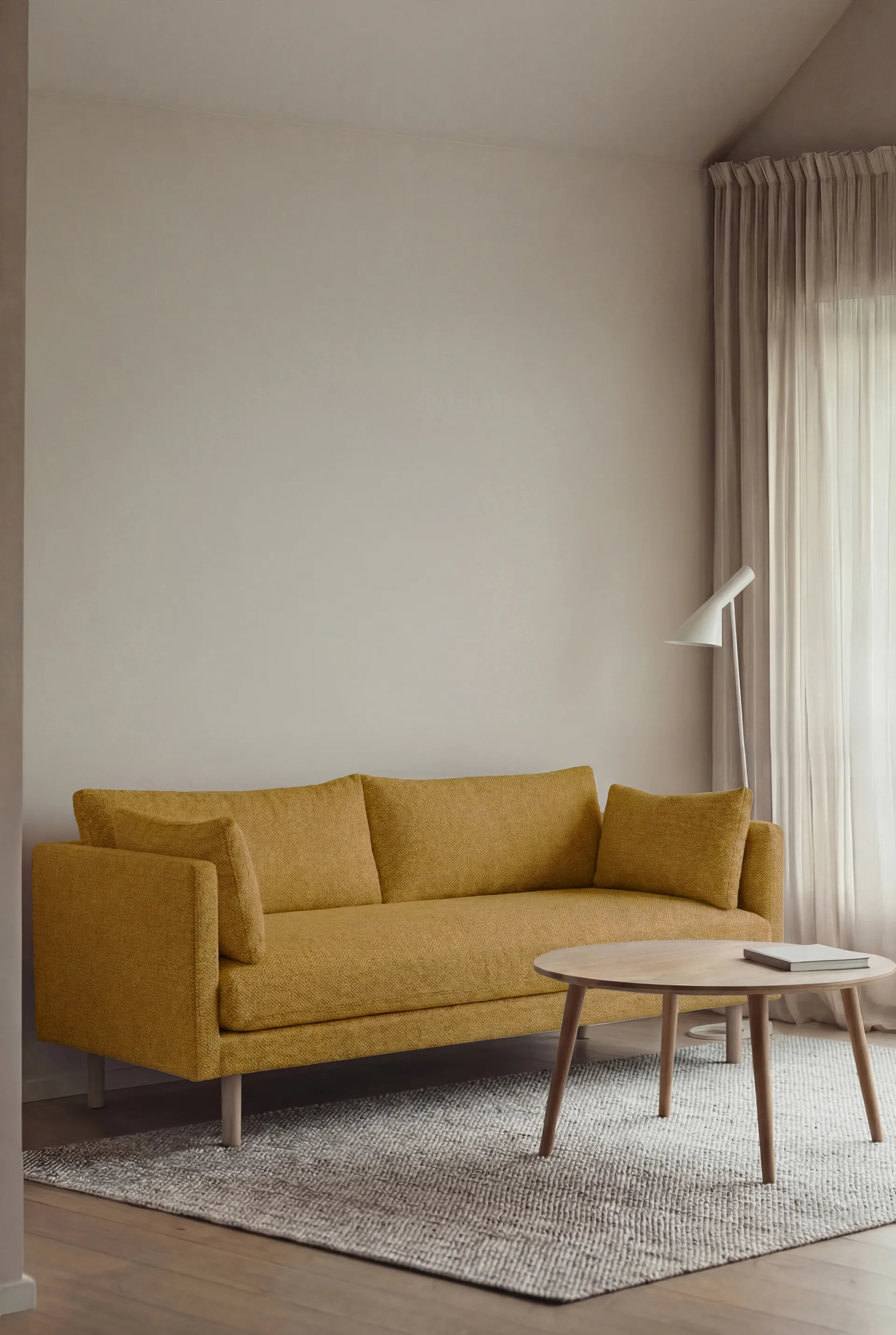 Linnevik sofa, Luiza Mustard 3972-hvitoljet eik, 2-seters 1898