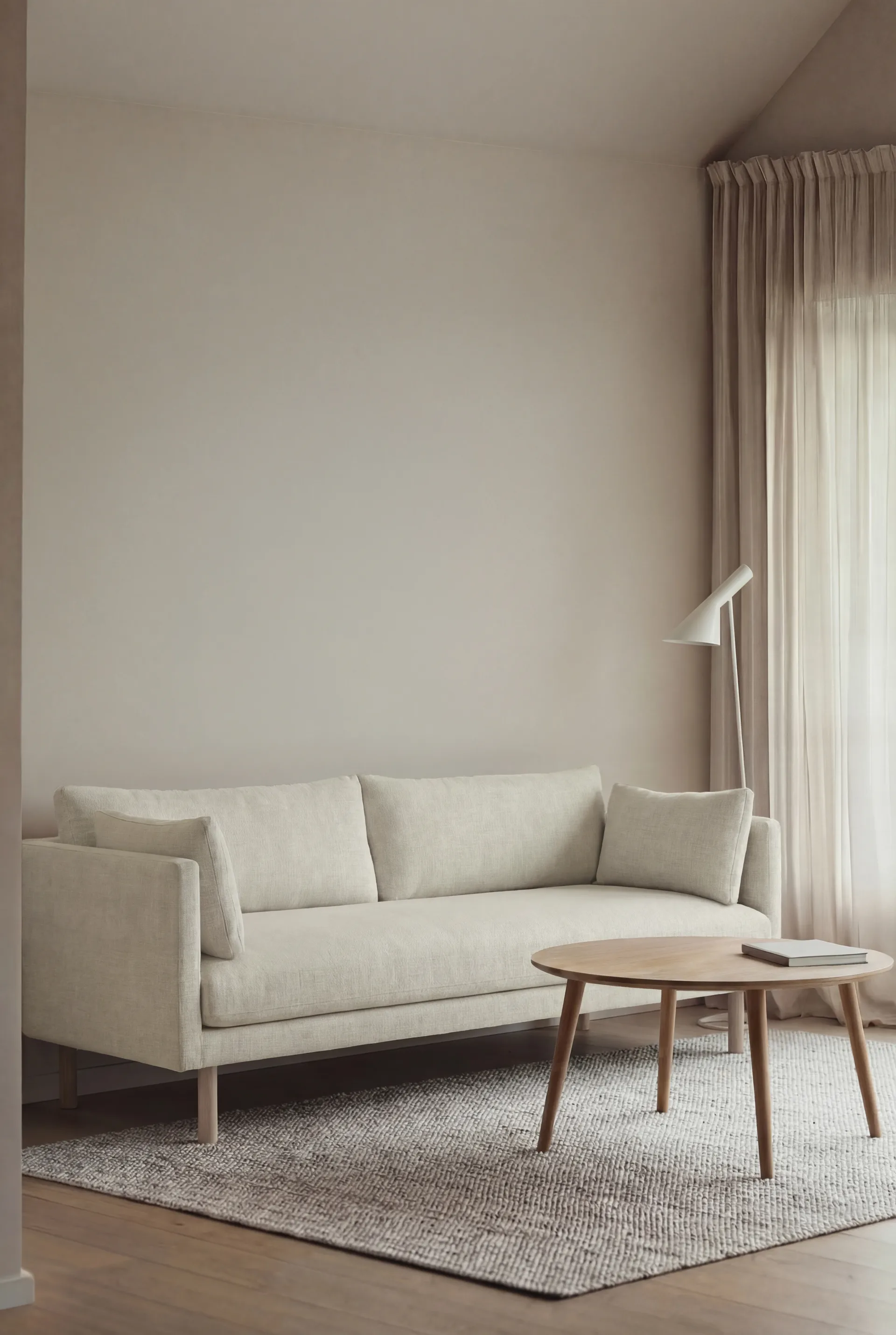 Linnevik sofa, Oslo Nature 1540-hvitoljet eik, 3-seters, uten skjørt 1898