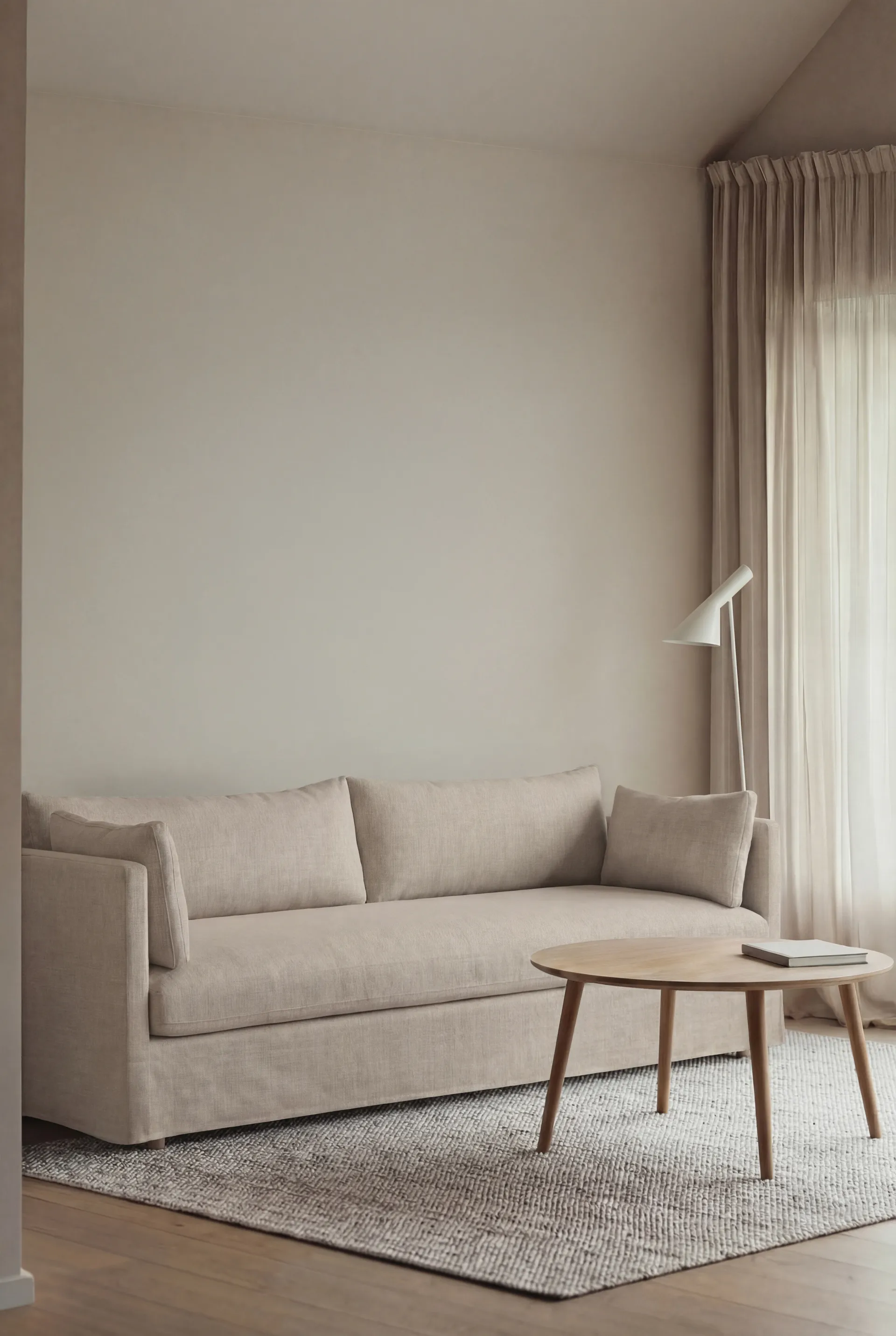 Linnevik sofa, Same Beige 6670-hvitoljet eik, 4-seters, med skjørt 1898