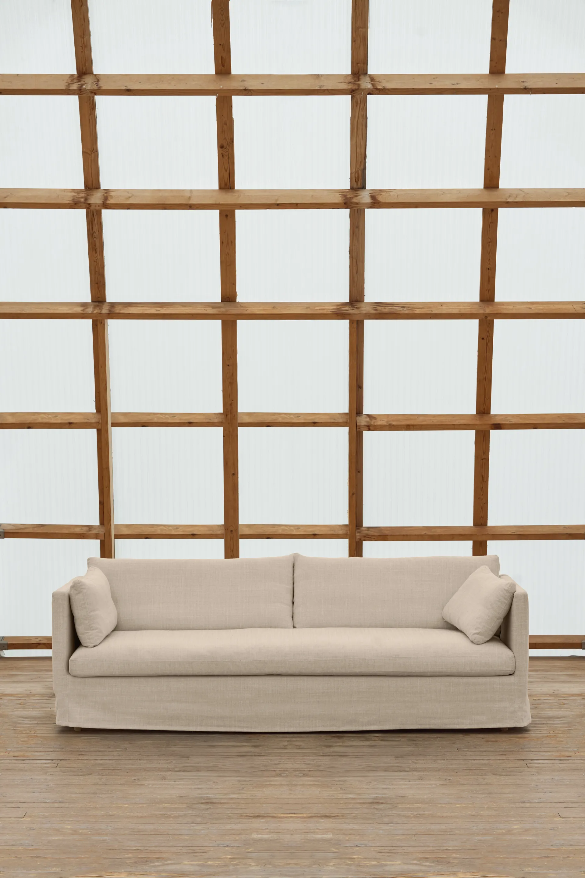 Linnevik sofa, Same Beige 6670-hvitoljet eik, 4-seters, med skjørt 1898