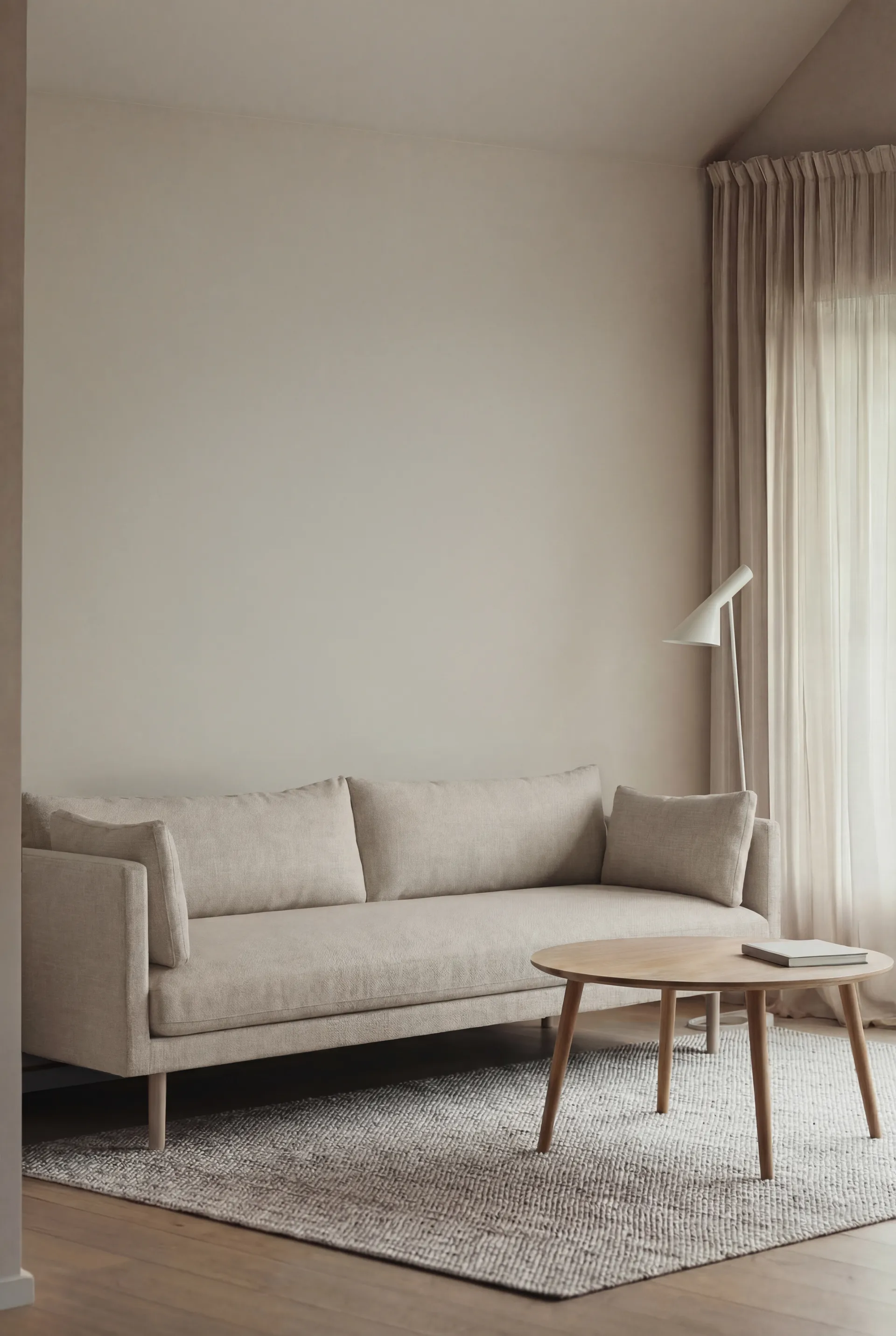 Linnevik sofa, Same Beige 6670-hvitoljet eik, 4-seters, uten skjørt 1898