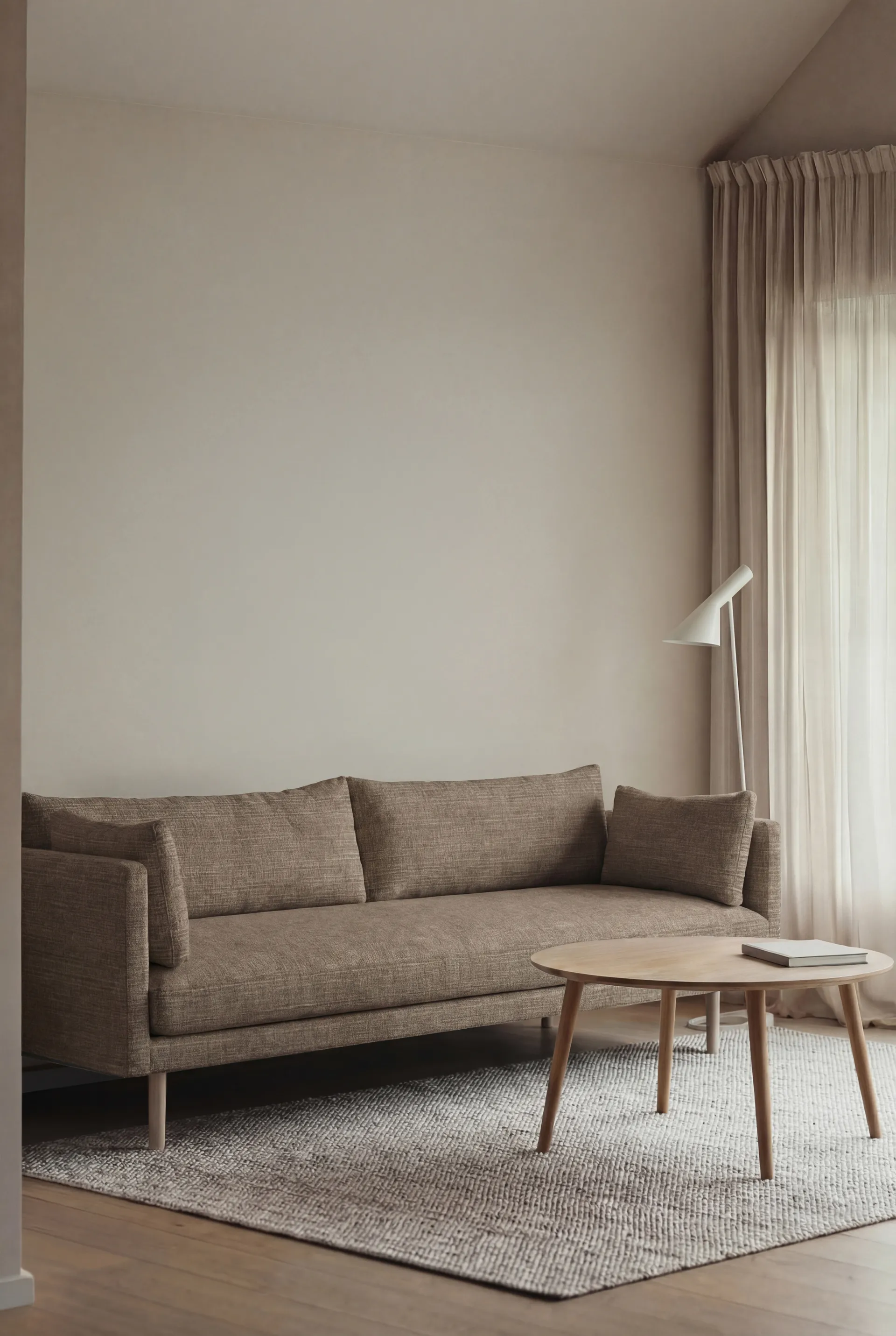 Linnevik sofa, Same Mole 6674-hvitoljet eik, 4-seters 1898