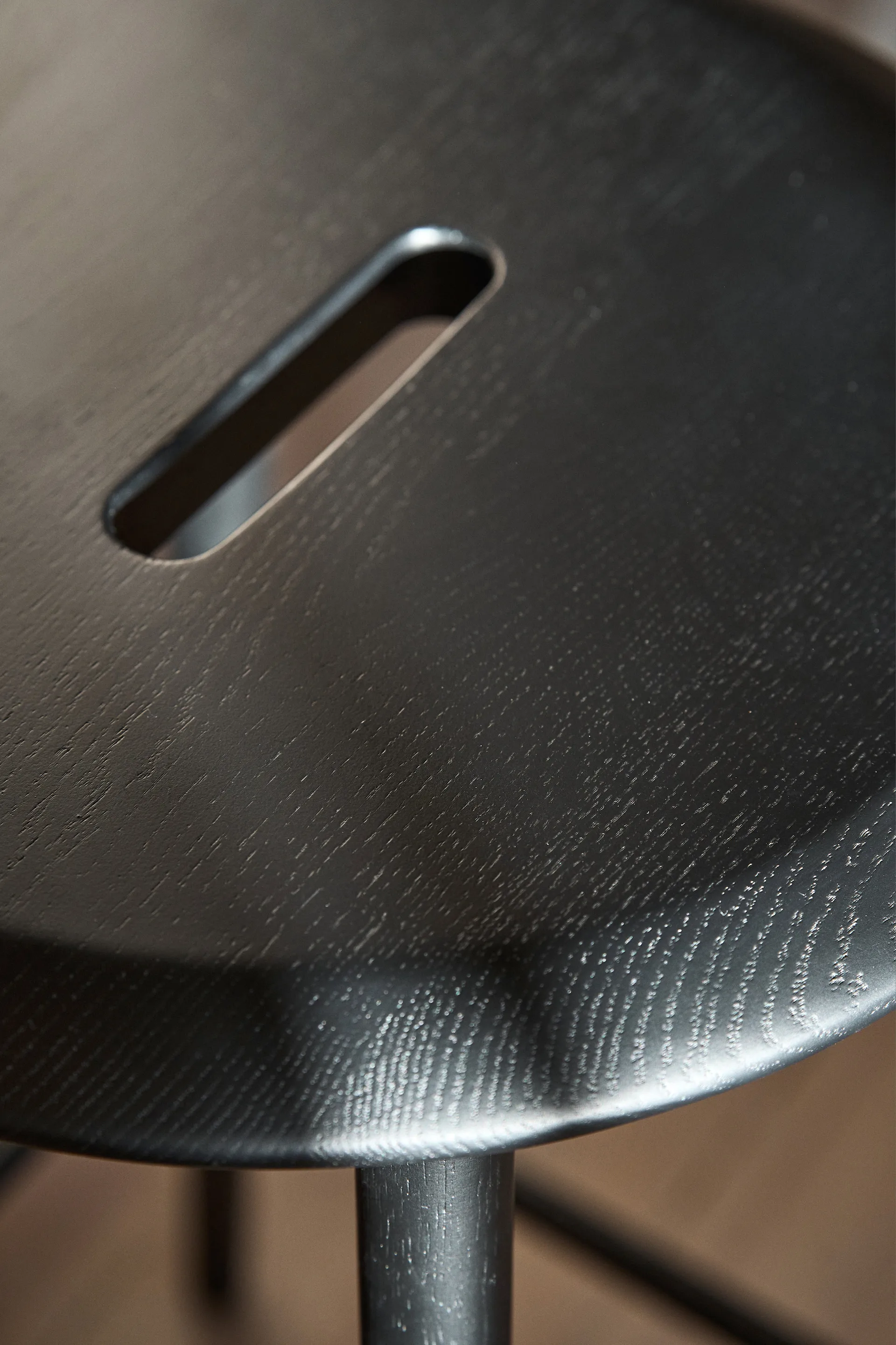 Norrabo barkrakk 65 cm, Svartlakkert eik 1898