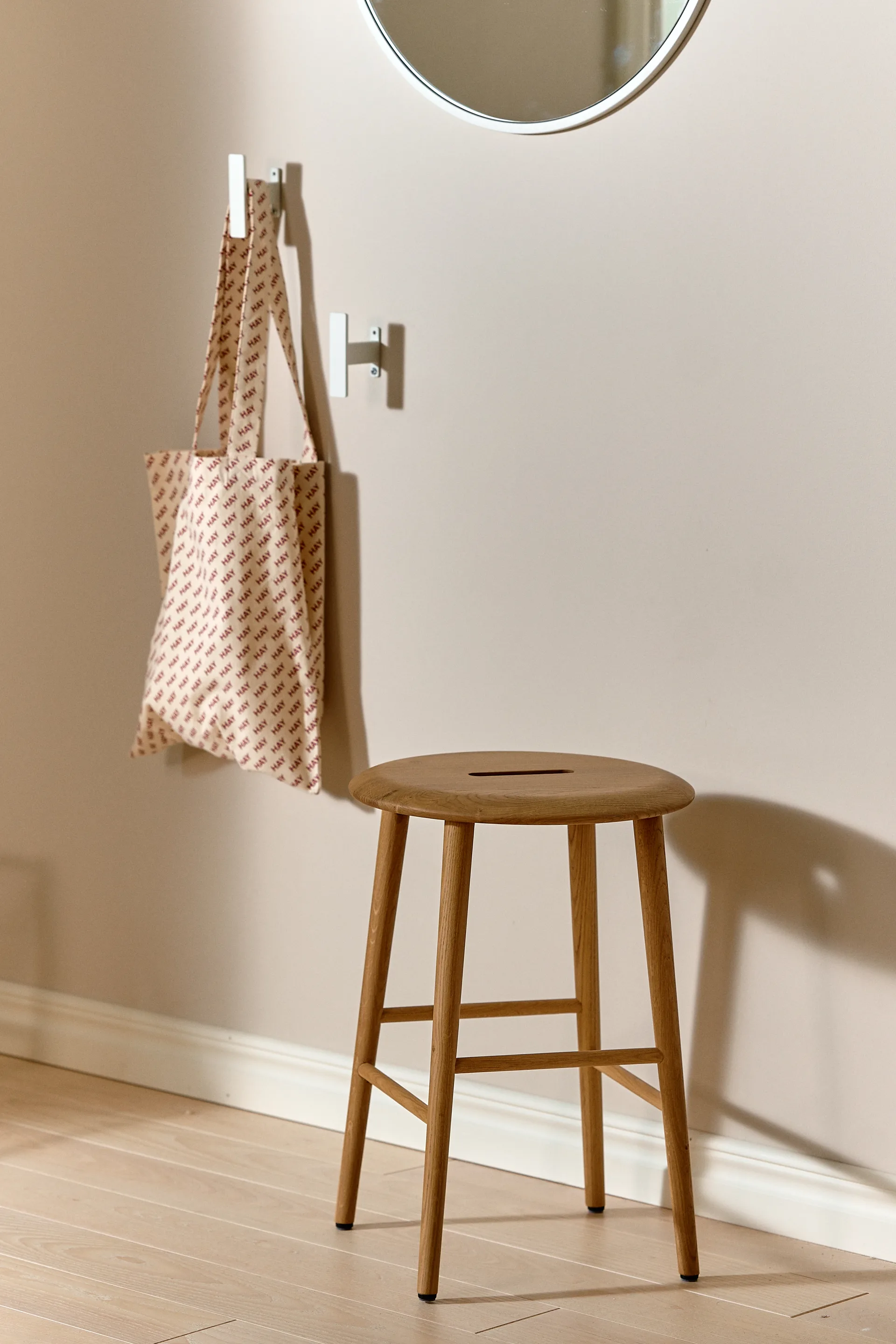 Norrabo rund krakk 53 cm, Naturlakkert eik, Ø38x53 cm 1898