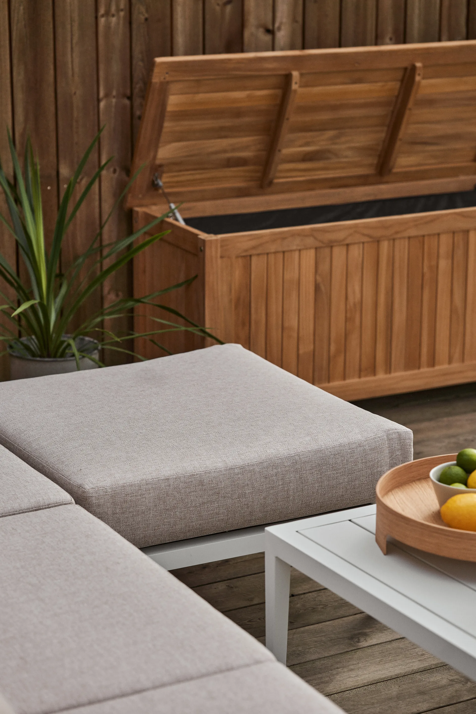 Santander fotskammel, Hvit-beige 1898