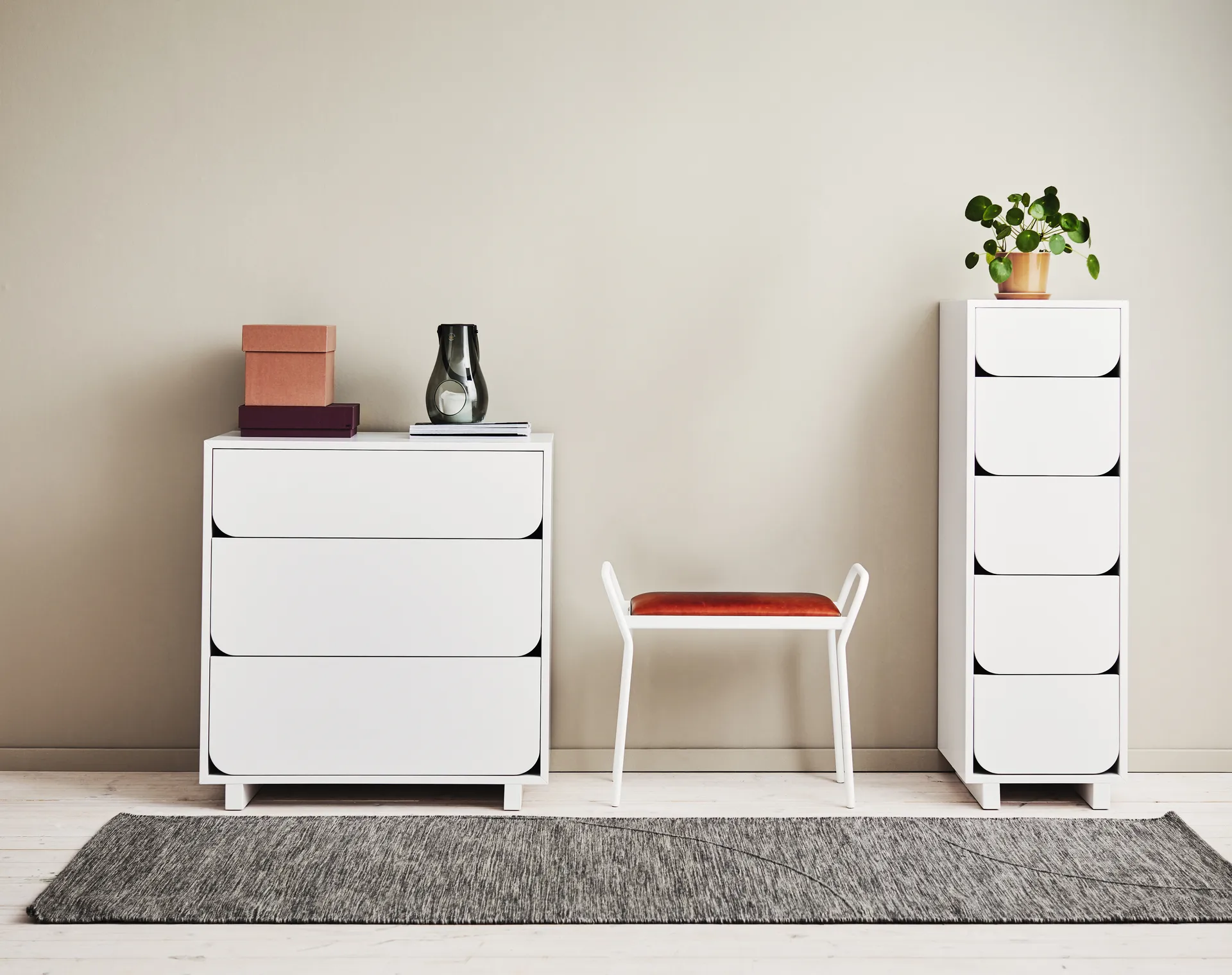 Vidja kommode lav 3 skuffer, Hvit 1898