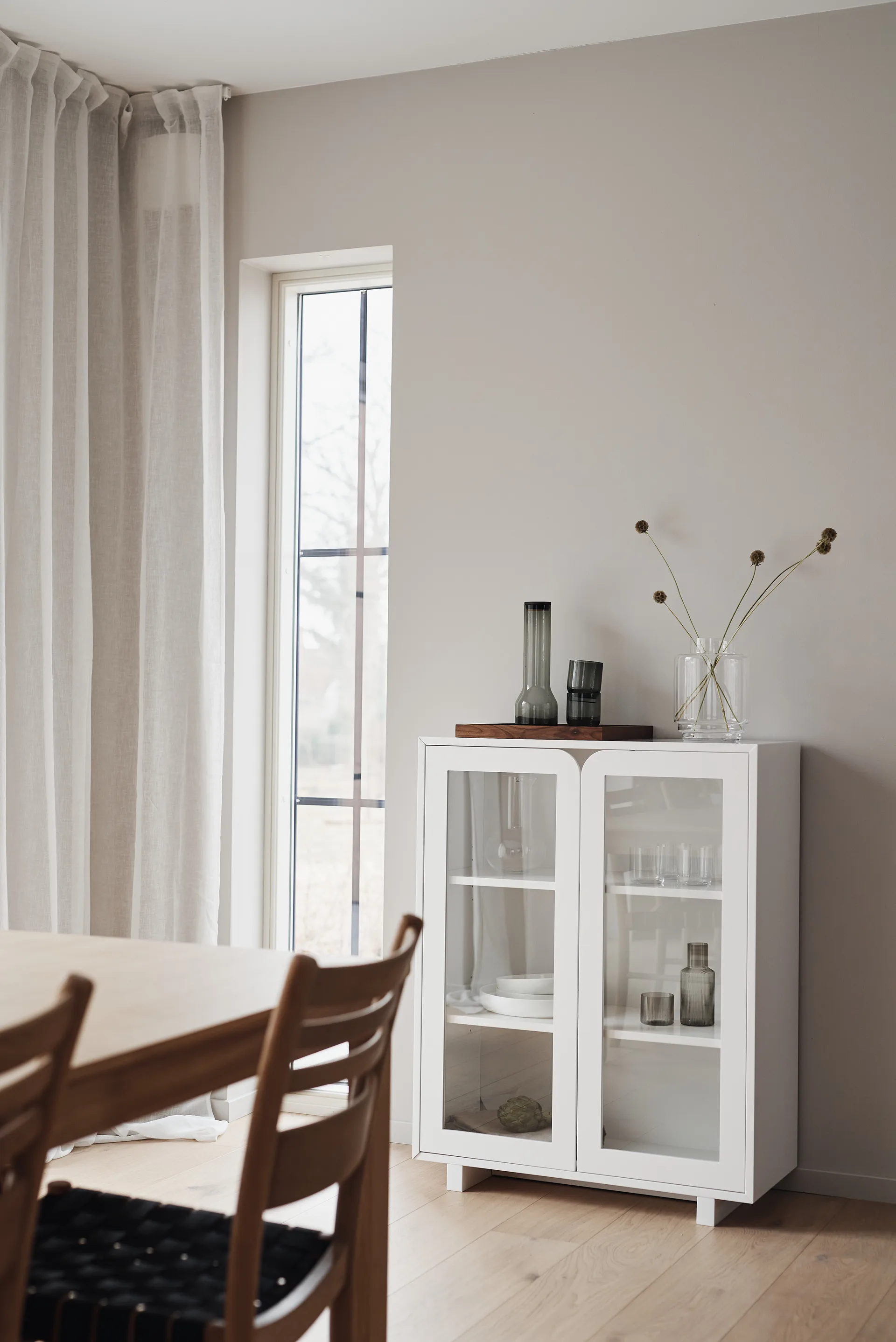 Vidja lavt vitrineskap, White  1898