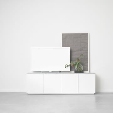 Beam sideboard - Hvitlakkert, sokkel i hvitoljet eik - A2