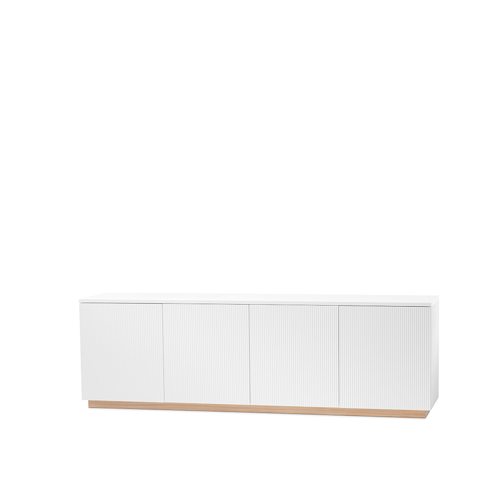 A2 Beam sideboard Hvitlakkert, sokkel i hvitoljet eik