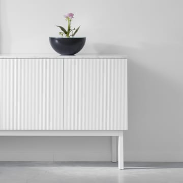 Beam sideboard - Hvitlakkert, sokkel i hvitoljet eik - A2