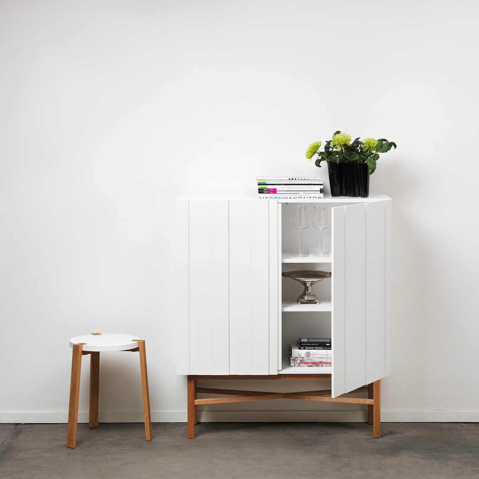 White Cabinet skap, eik A2