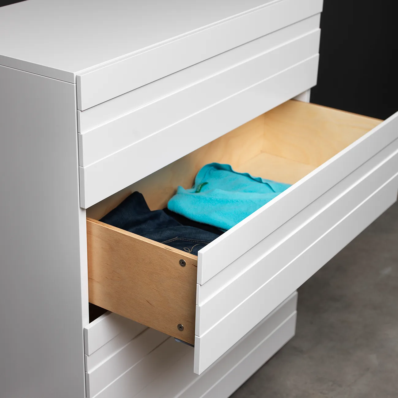White kommode 4 skuffer, Eikbein A2