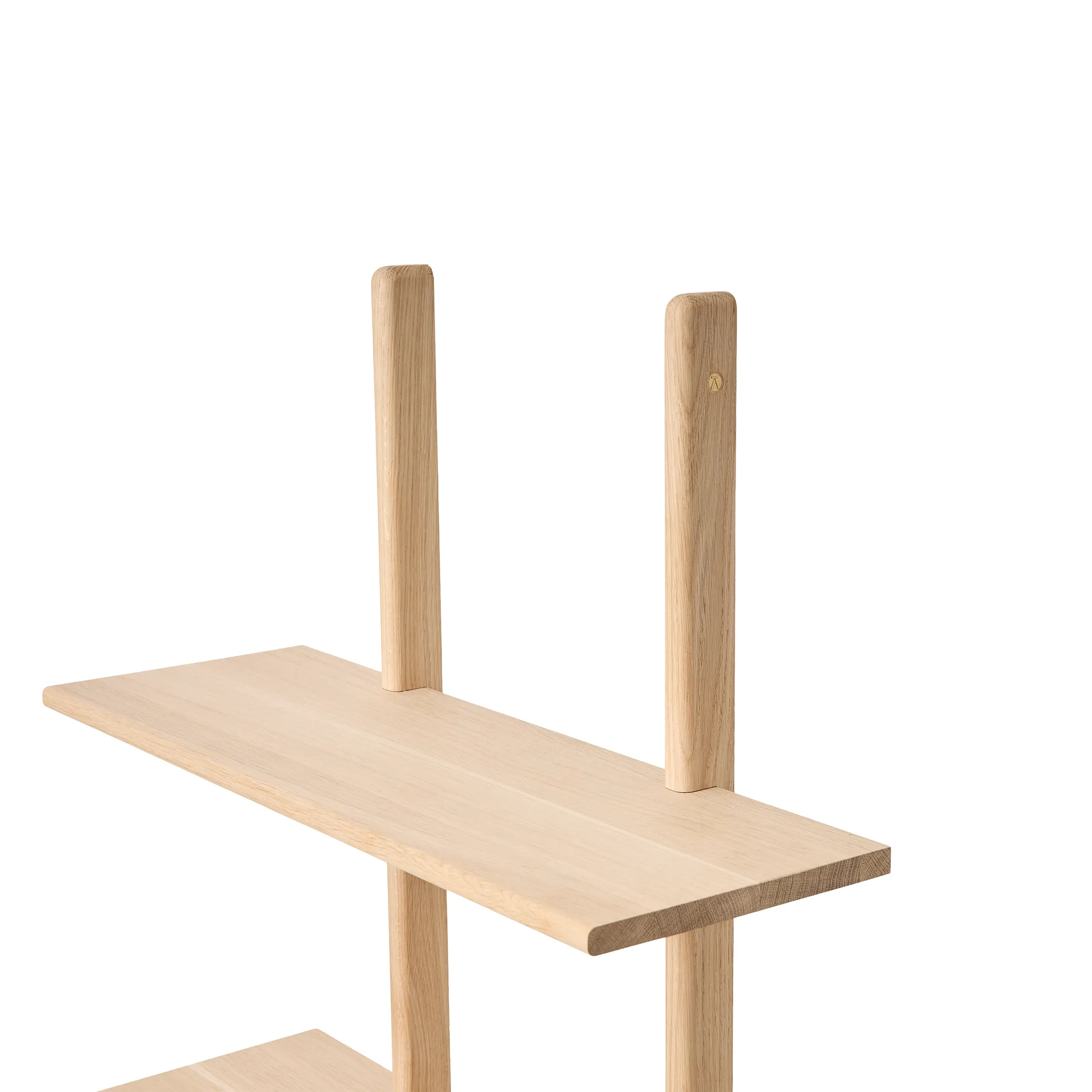 Essence vegghylle, Oak, 70x25x140 cm Andersen Furniture