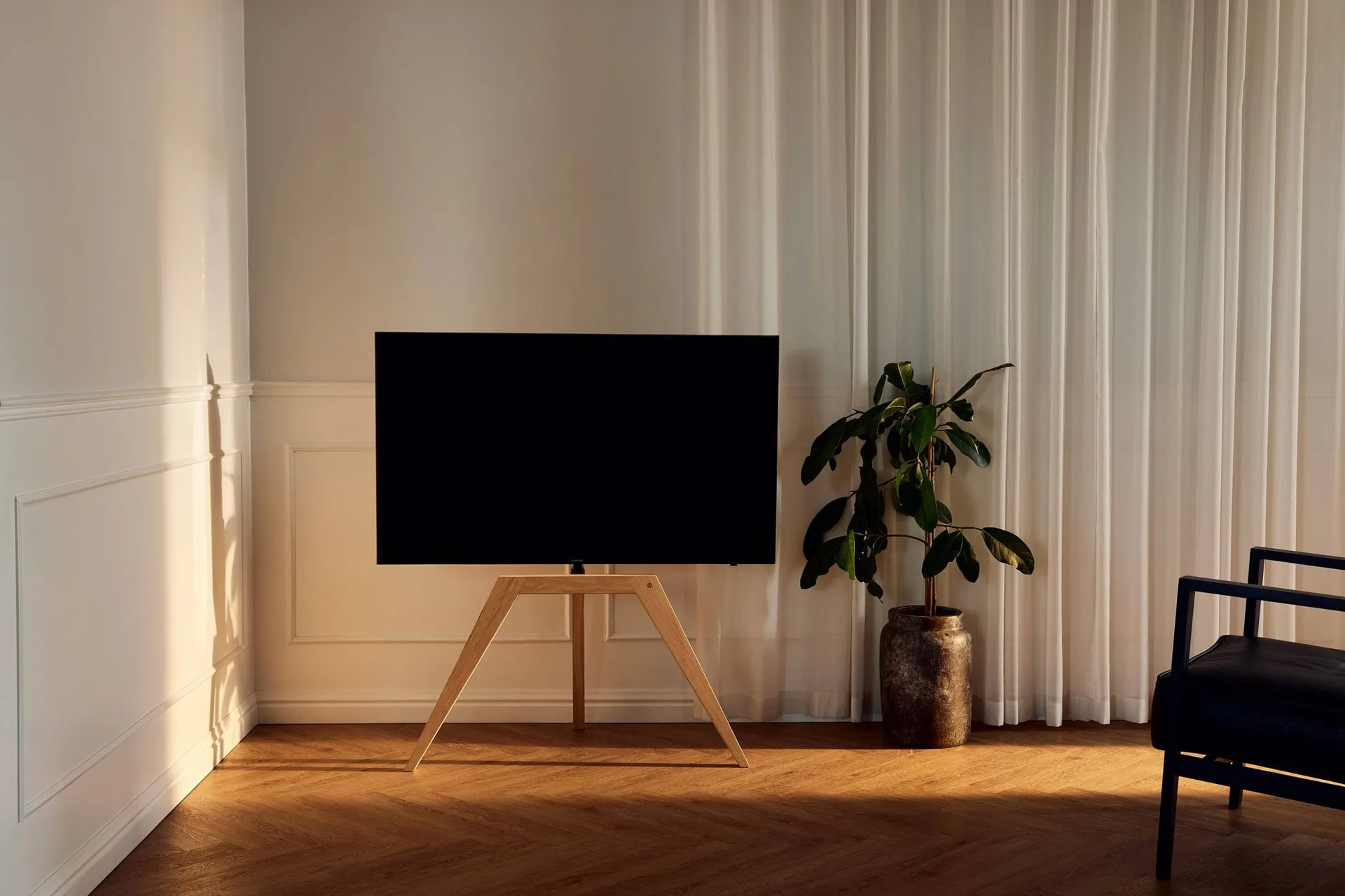 View TV stand, Eik Andersen Furniture