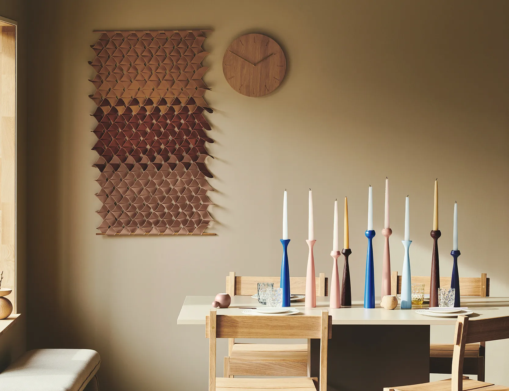 Blossom Lily lysestake 24,5 cm, Smoked oak Applicata