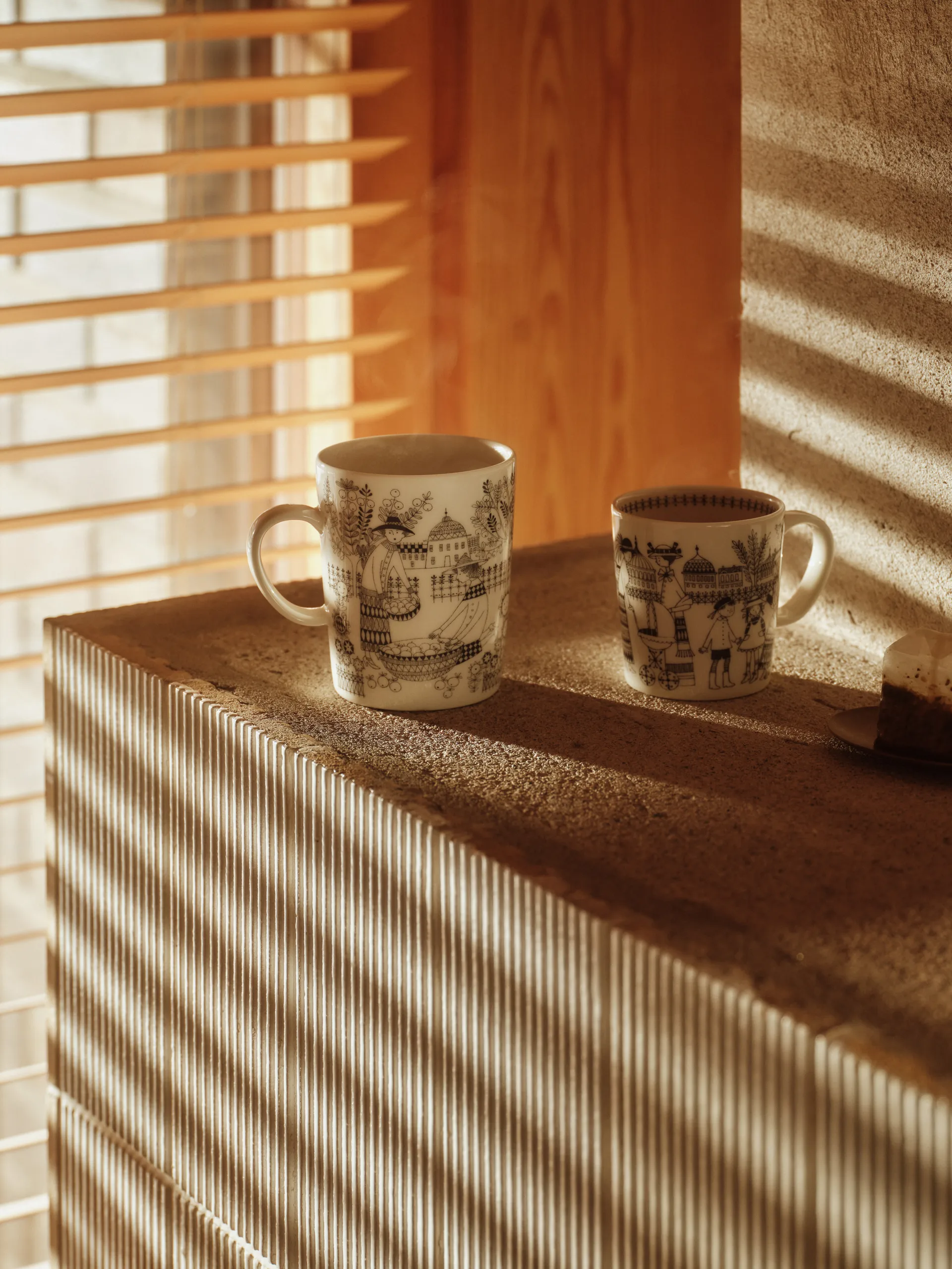 Emilia kopp 50 cl, Svart-hvit Arabia