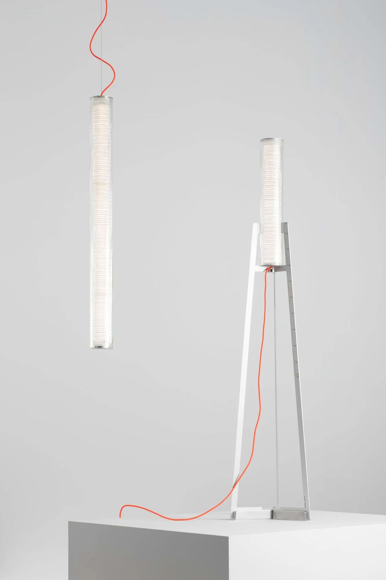Criosfera pendel, appstyrt, Vertikal Artemide