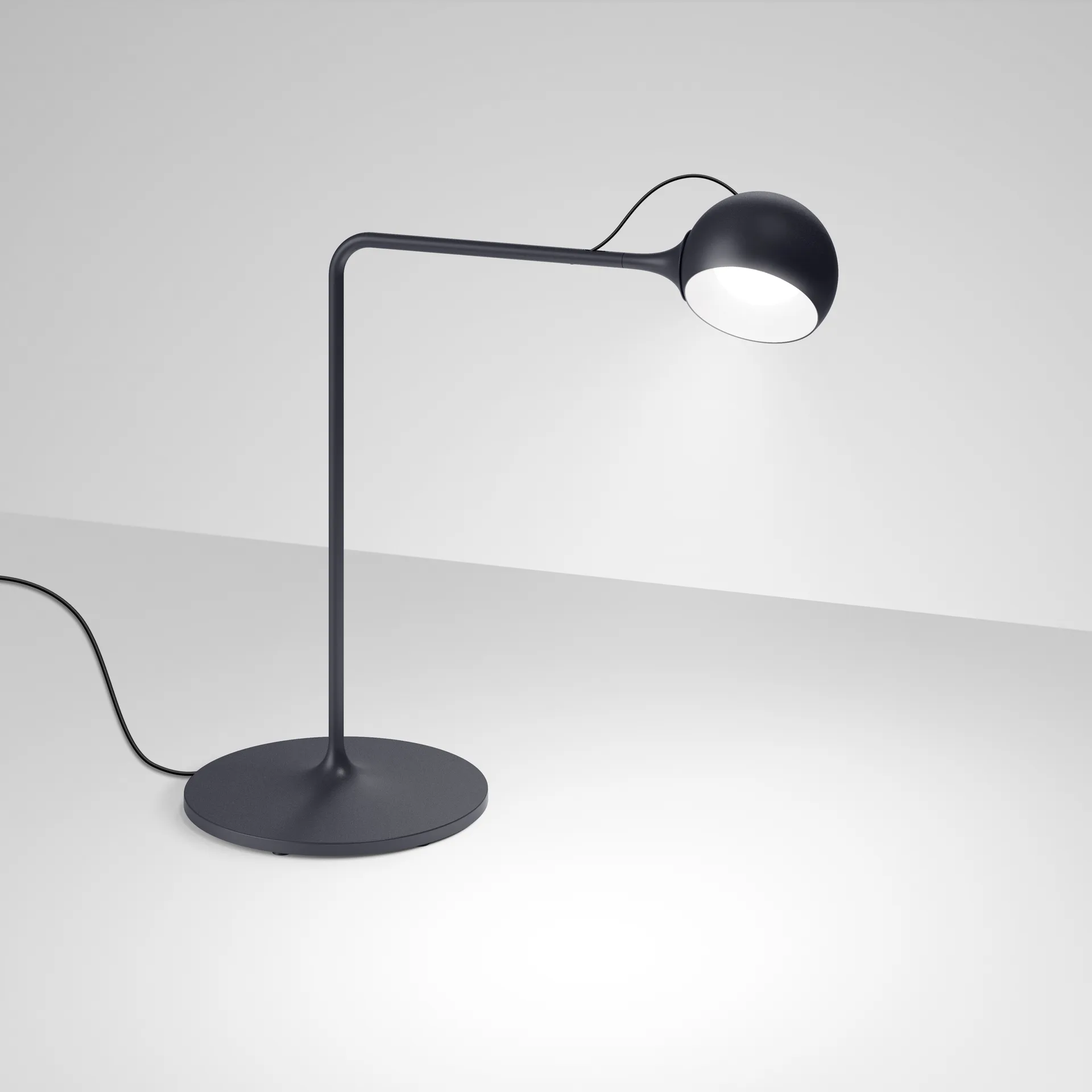 Ixa bordlampe, Anthracite Artemide