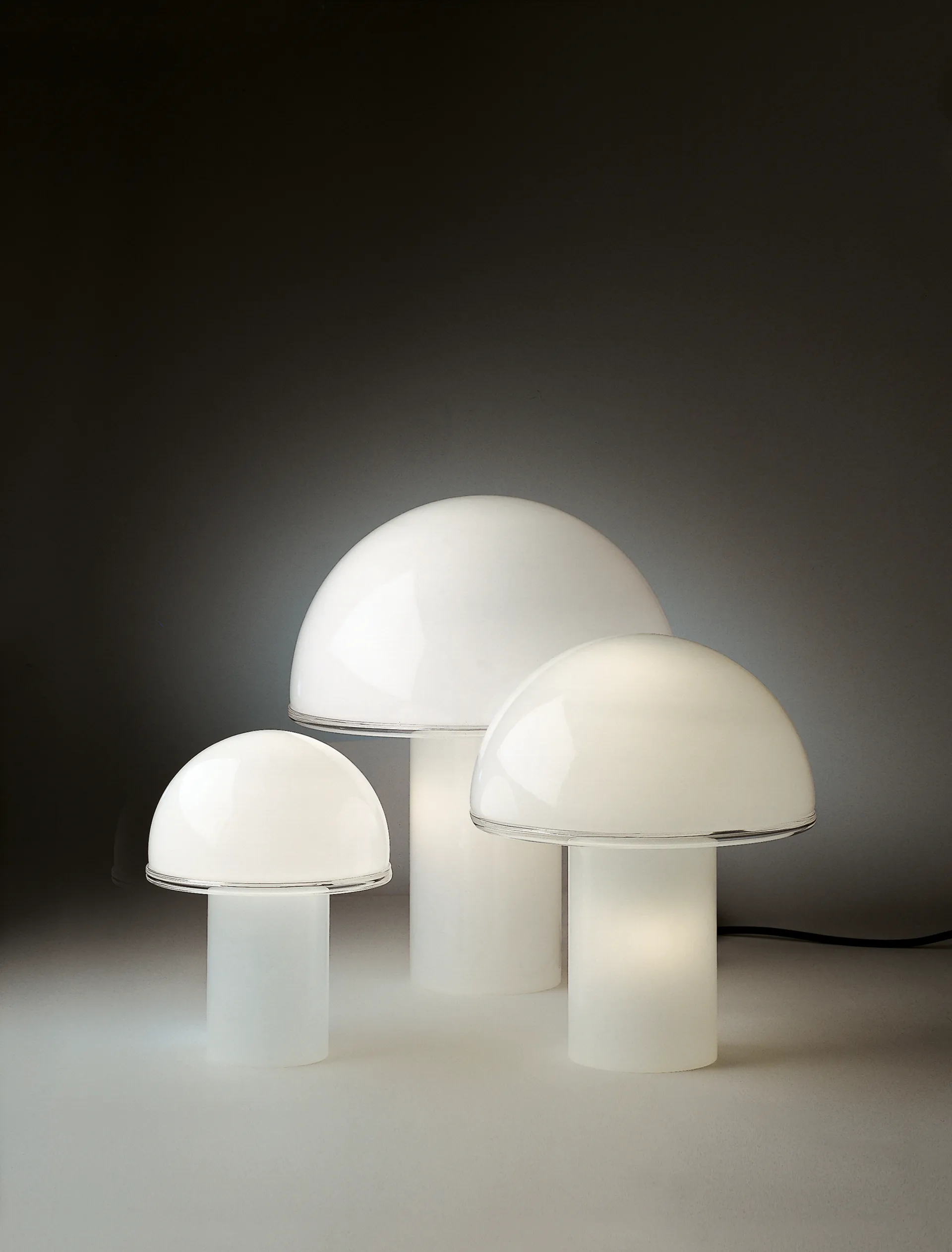 Onfale Piccolo bordlampe Ø20 cm, Opal hvit Artemide