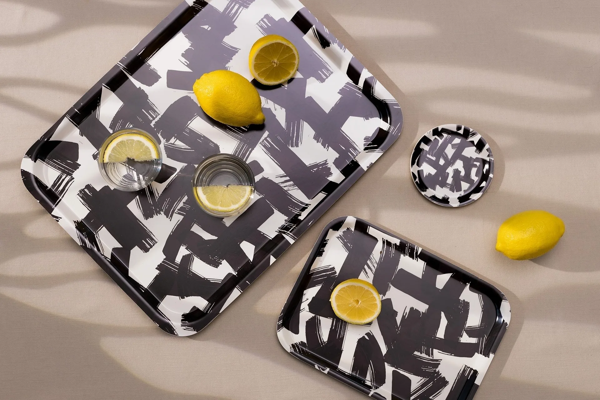 Kryss glassbrikke Ø 11 cm 4-pakning, Black-white Åry Home