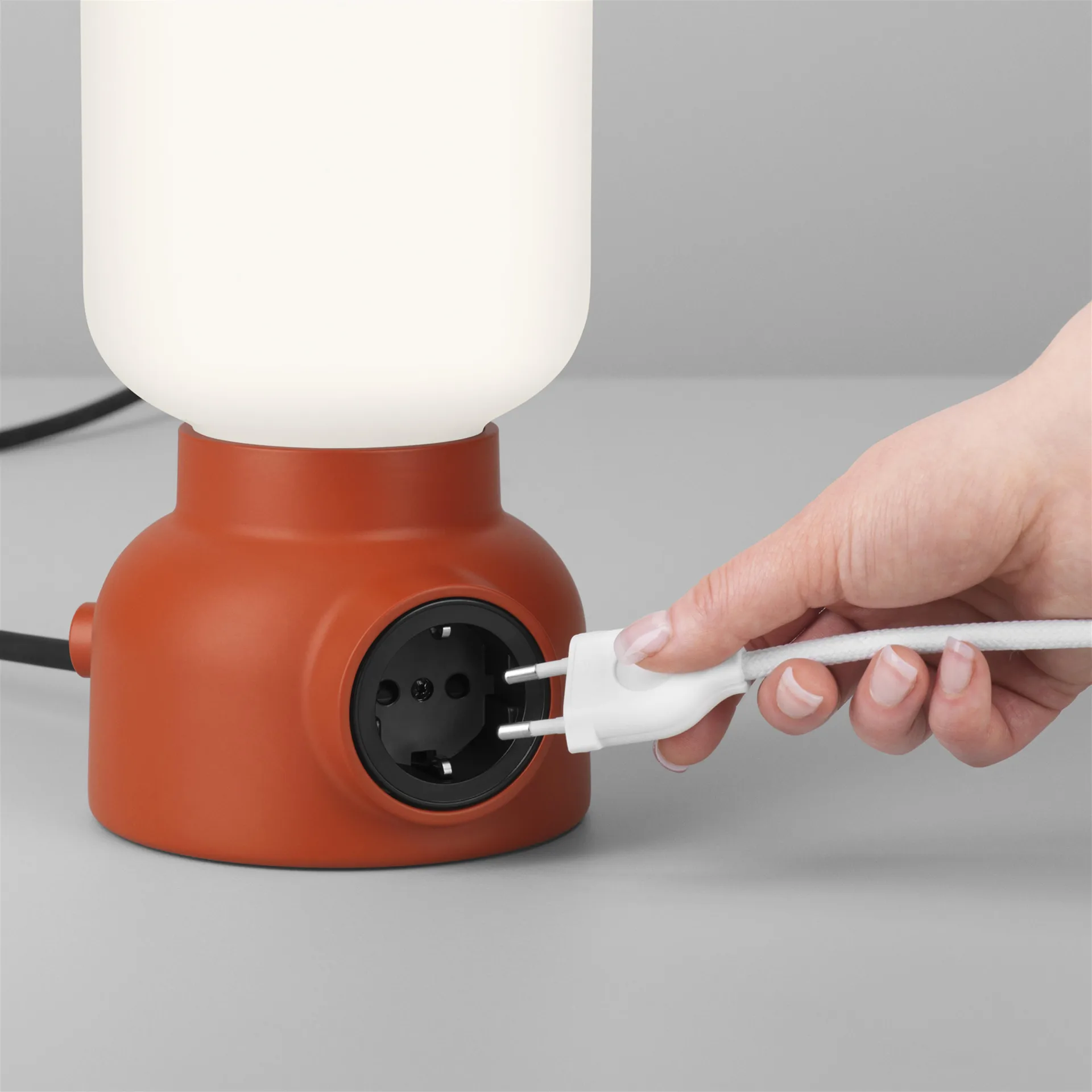 Plug Lamp, Svart Ateljé Lyktan