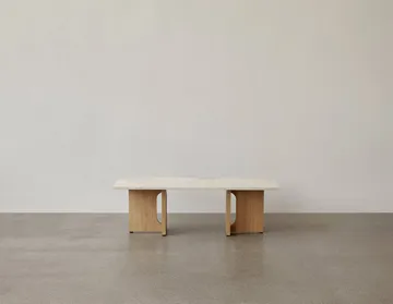 Androgyne Loungebord - sand/kunis breccia, eikestativ - Audo Copenhagen