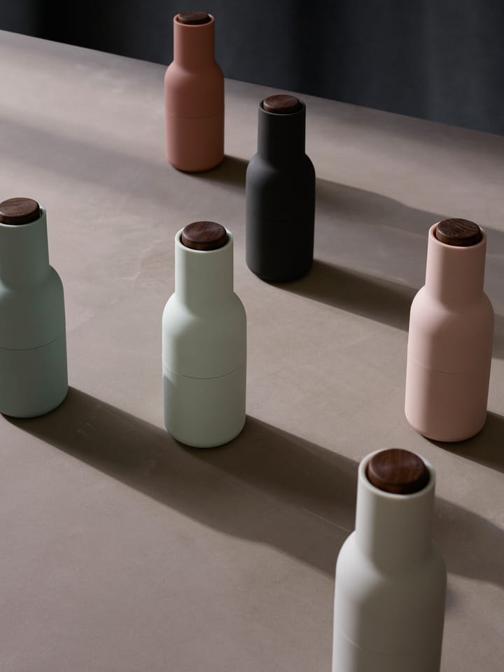 Bottle Grinder salt og pepperkvern - Nudes (valnøttlokk) - Audo Copenhagen