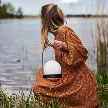 Carrie portabel bordlampe - sort - Audo Copenhagen