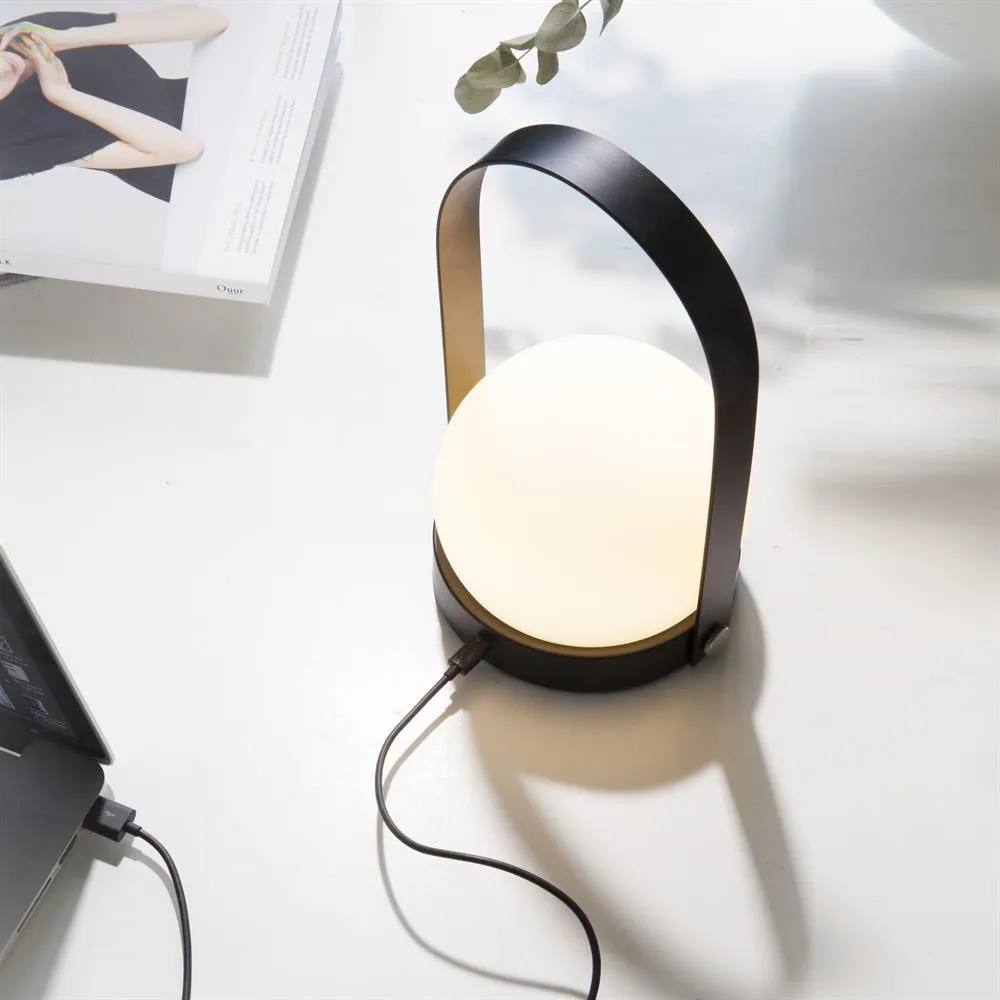 Carrie portabel bordlampe, sort Audo Copenhagen