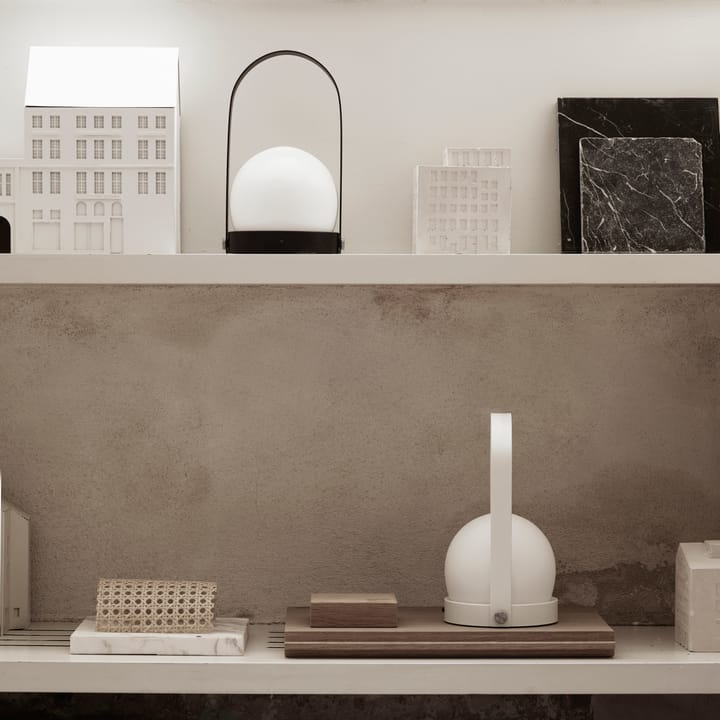Carrie portable bordlampe, sort Audo Copenhagen