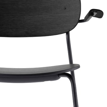 Co Chair spisestuestol med armstøtte - Svart eik - Audo Copenhagen