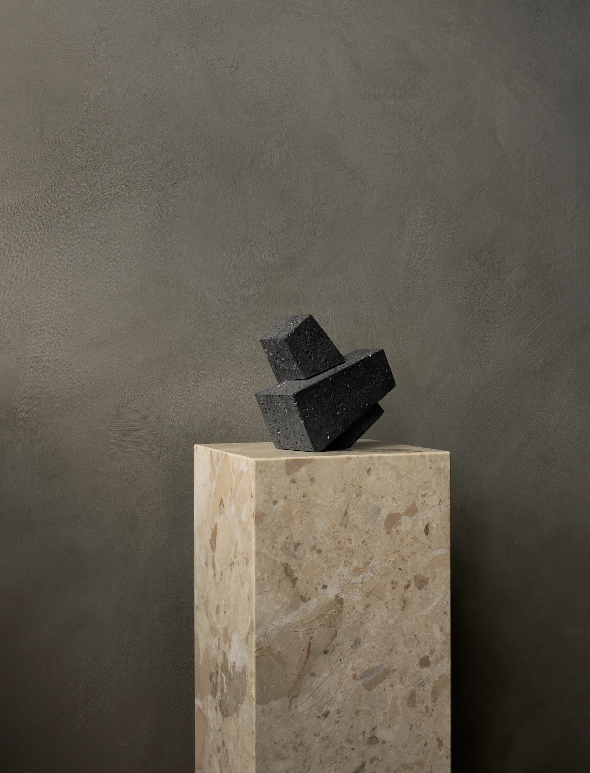 Converge bokstøtte, Lava stone Audo Copenhagen