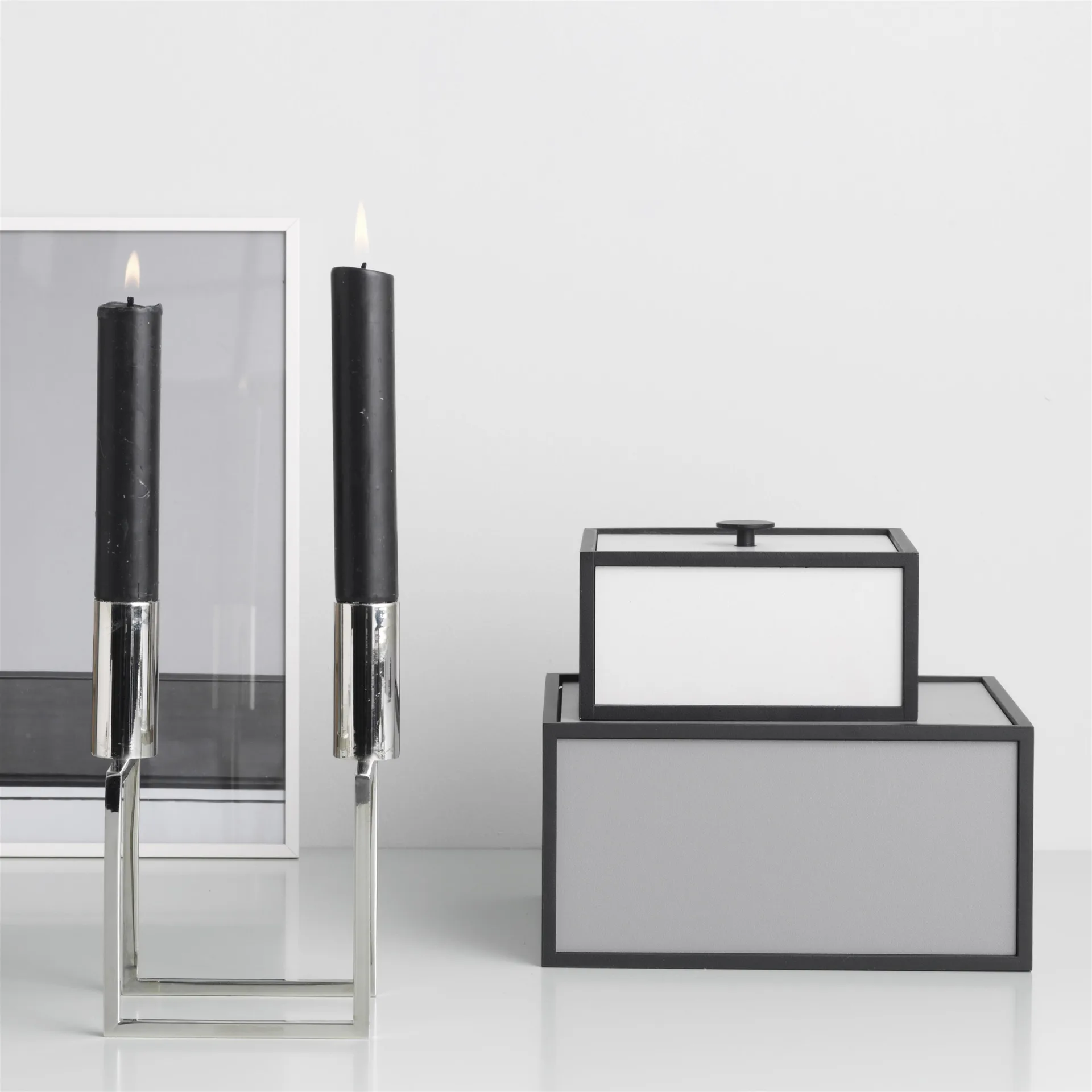 Frame 14 kube med lokk, mørkegrå Audo Copenhagen