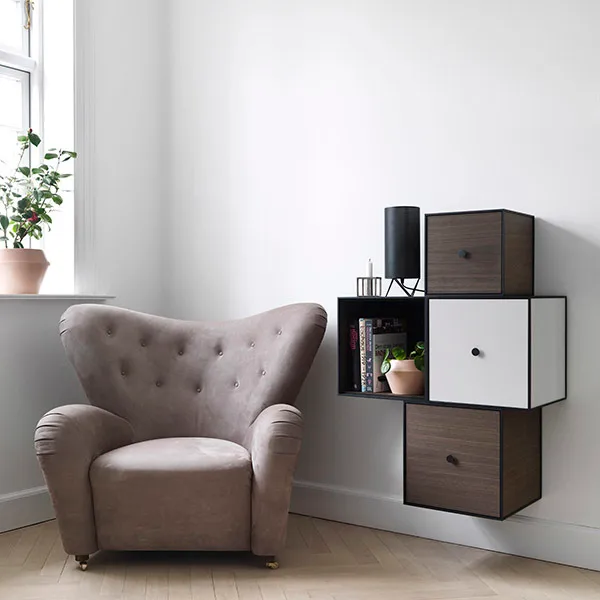 Frame 35 kube med dør, røyket eik Audo Copenhagen